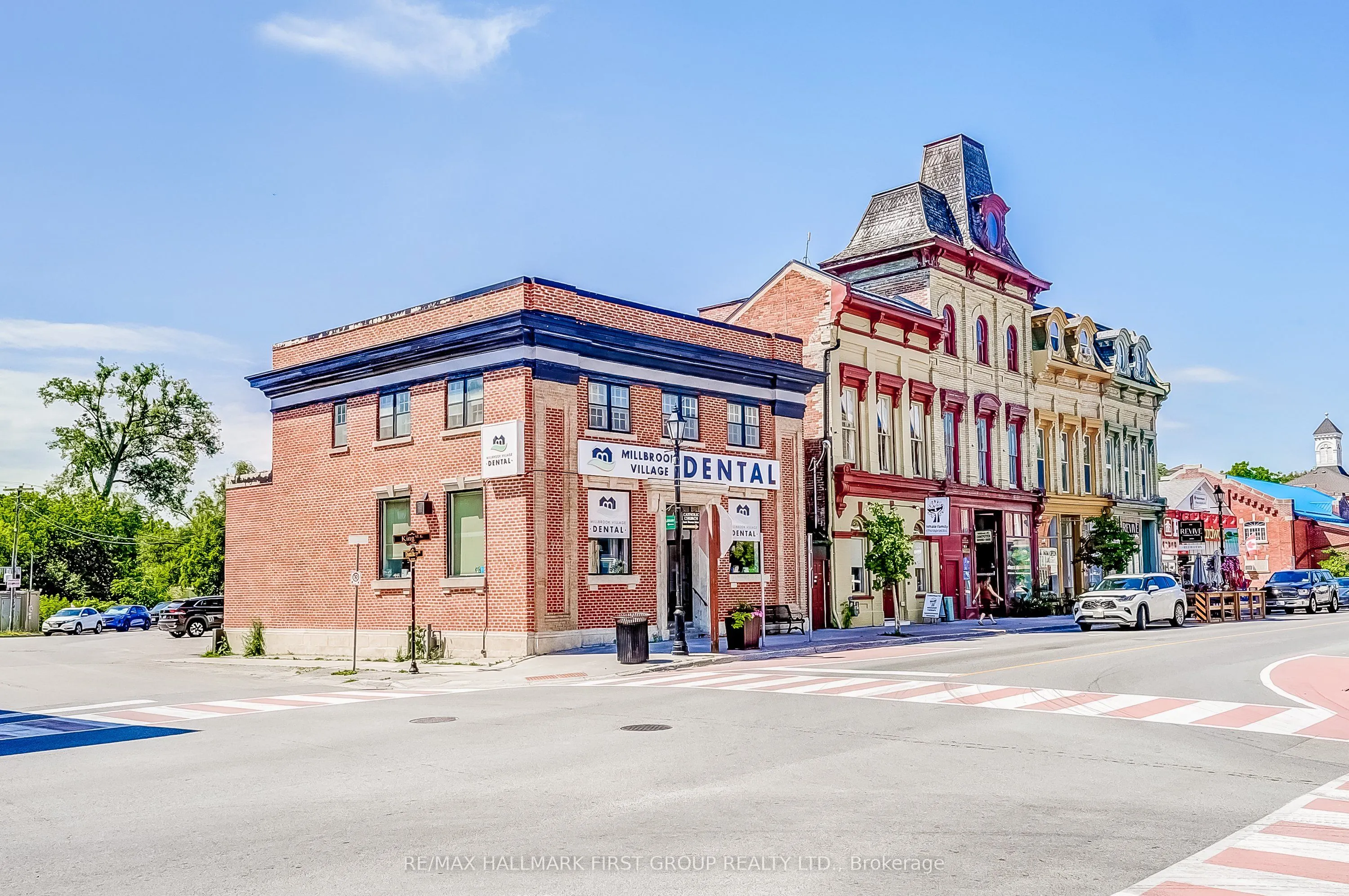 25 King Street E