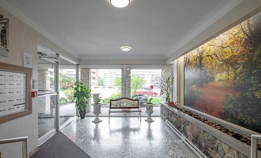 11 Woodman Drive S, #203