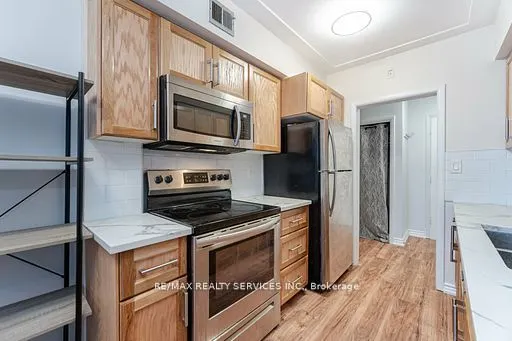 11 Woodman Drive S, #203