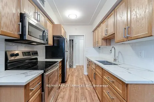 11 Woodman Drive S, #203