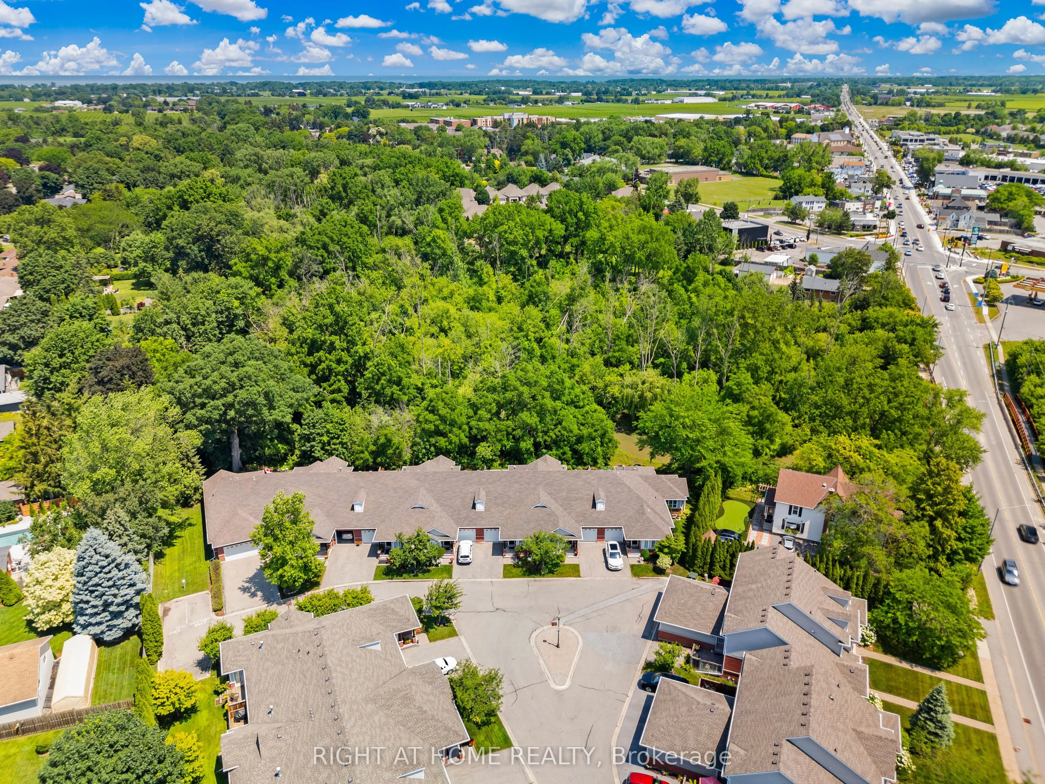 1448 Niagara Stone Road, #3