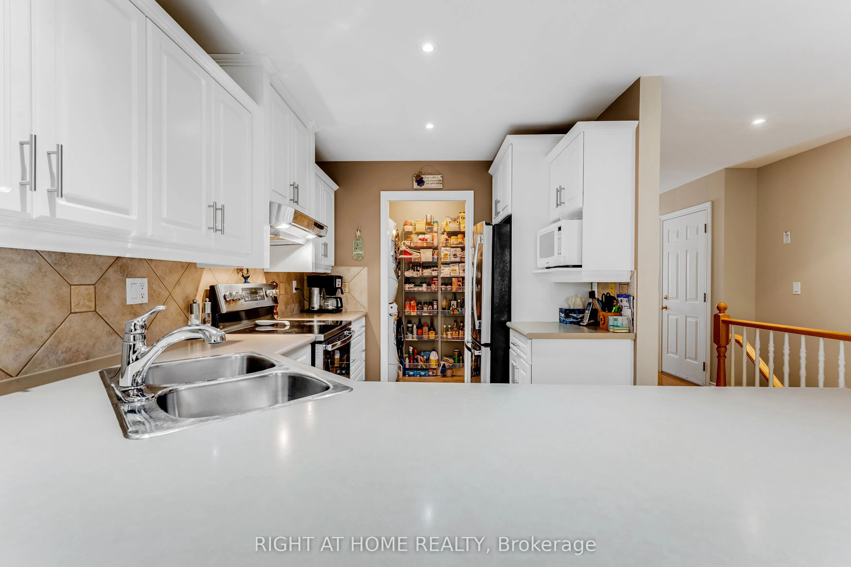 1448 Niagara Stone Road, #3