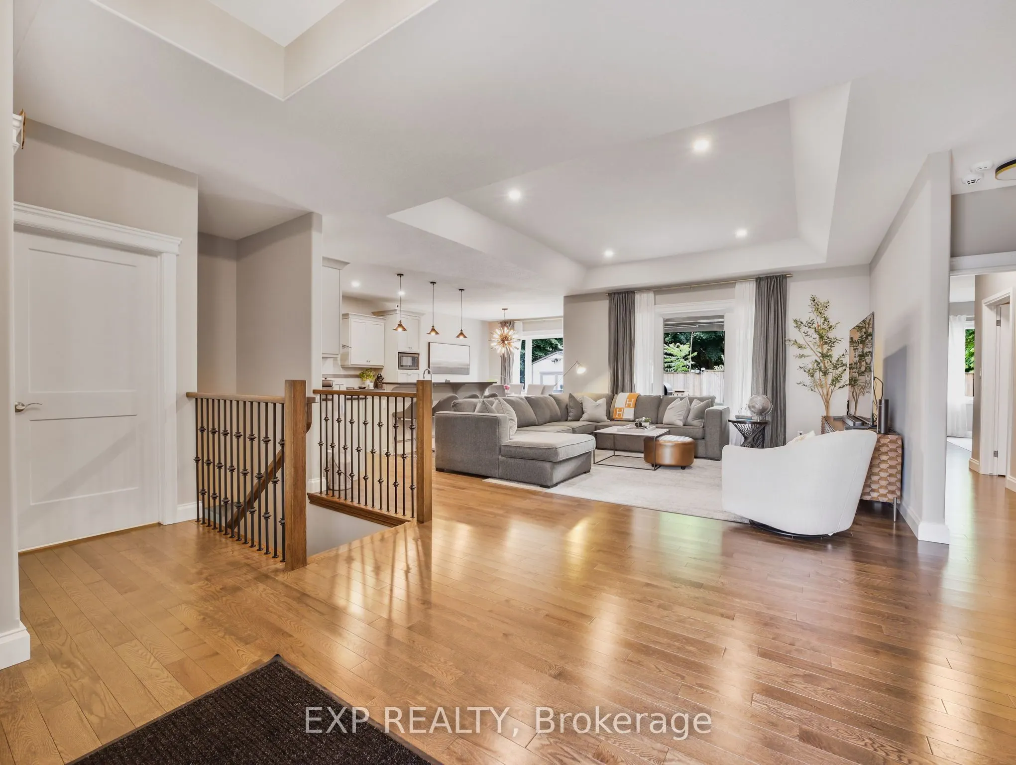 14 Ross Avenue N