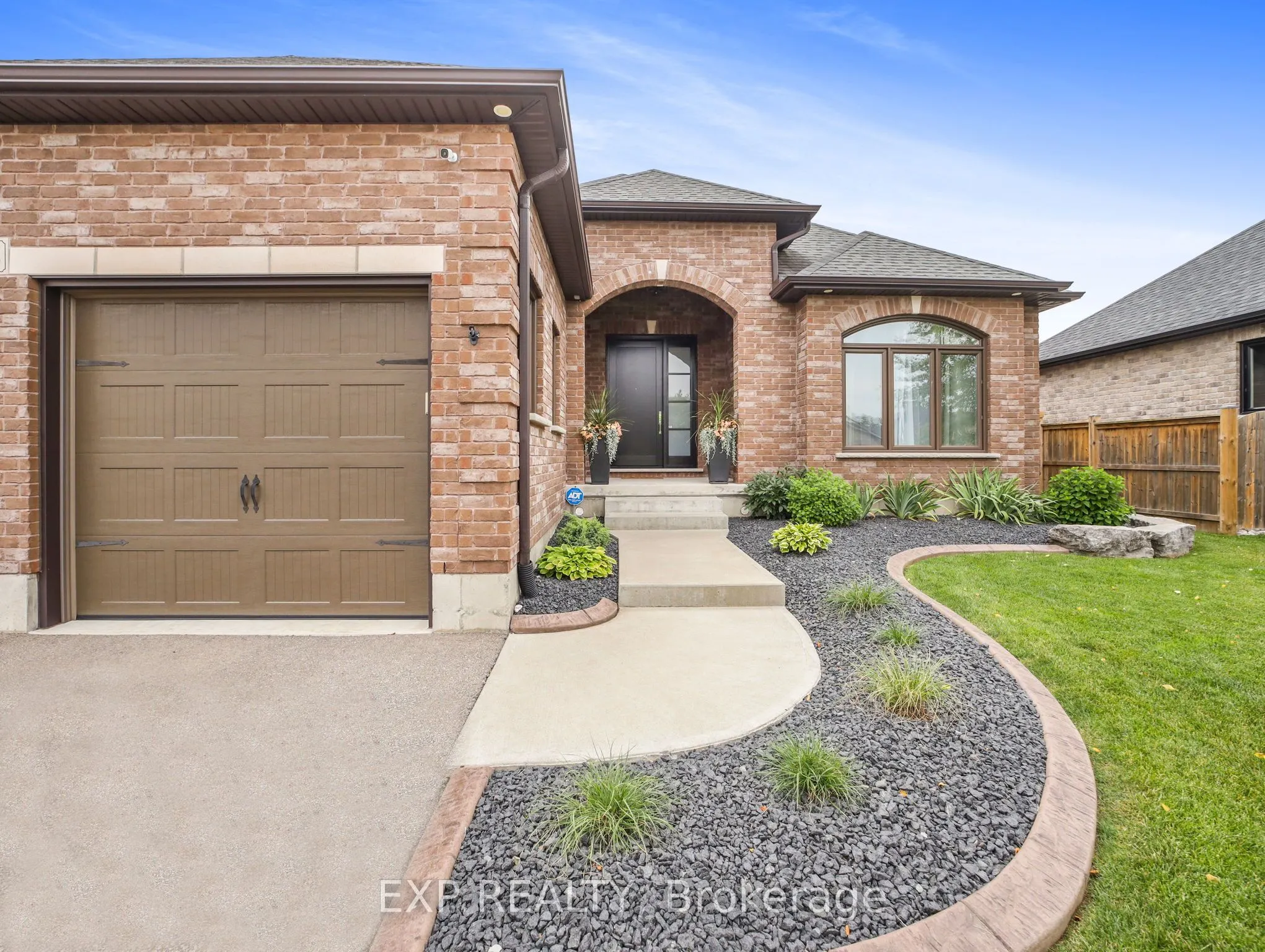 14 Ross Avenue N