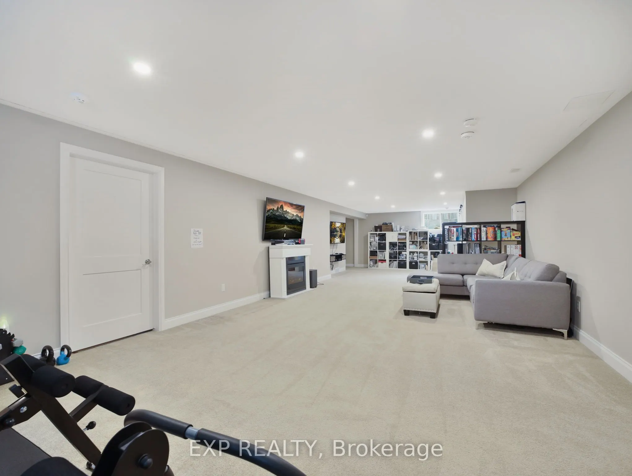 14 Ross Avenue N