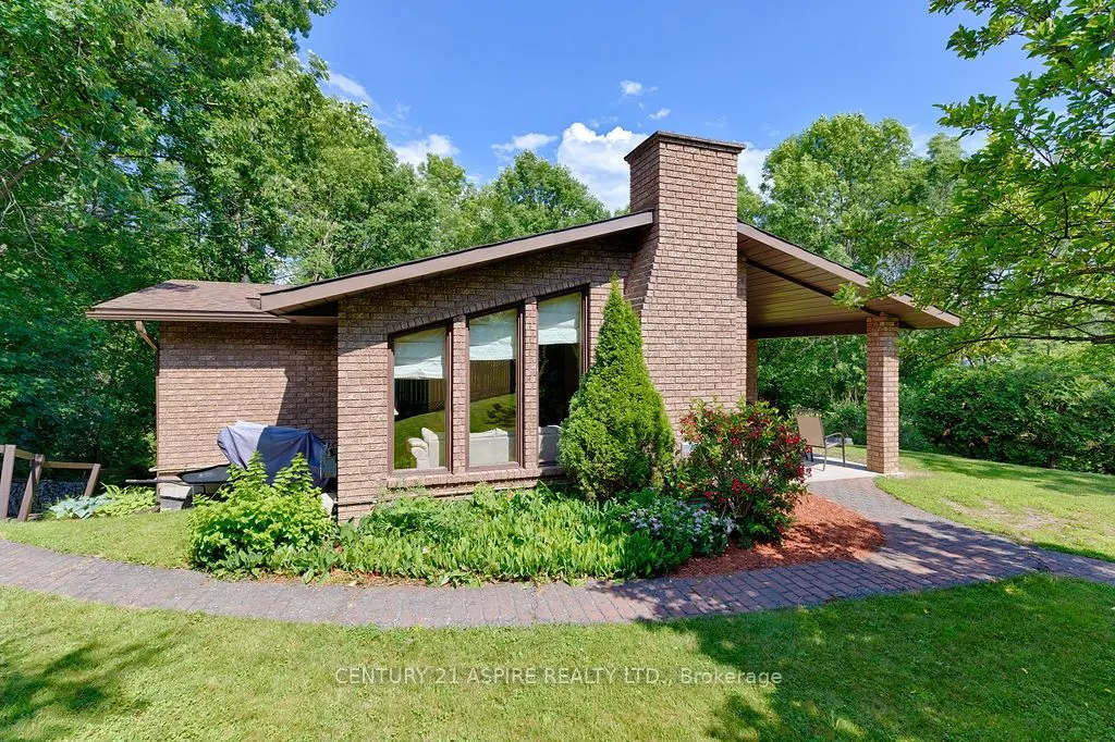 551 Whispering Pines Crescent