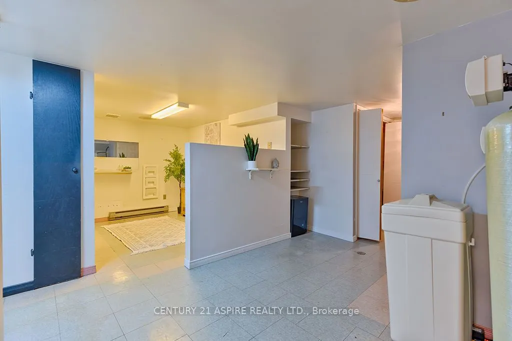 551 Whispering Pines Crescent