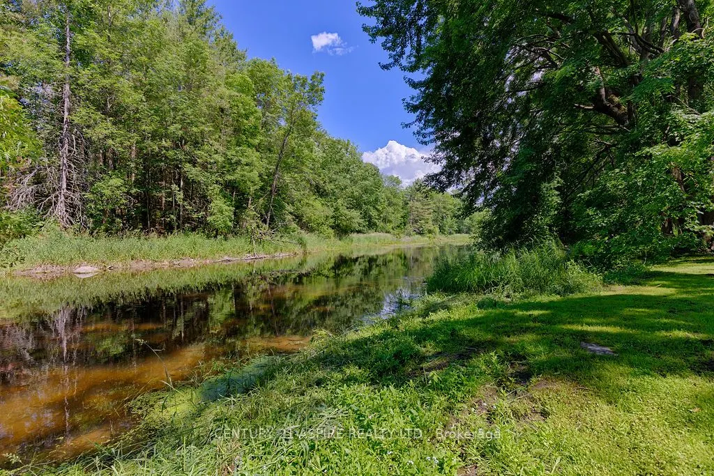 551 Whispering Pines Crescent