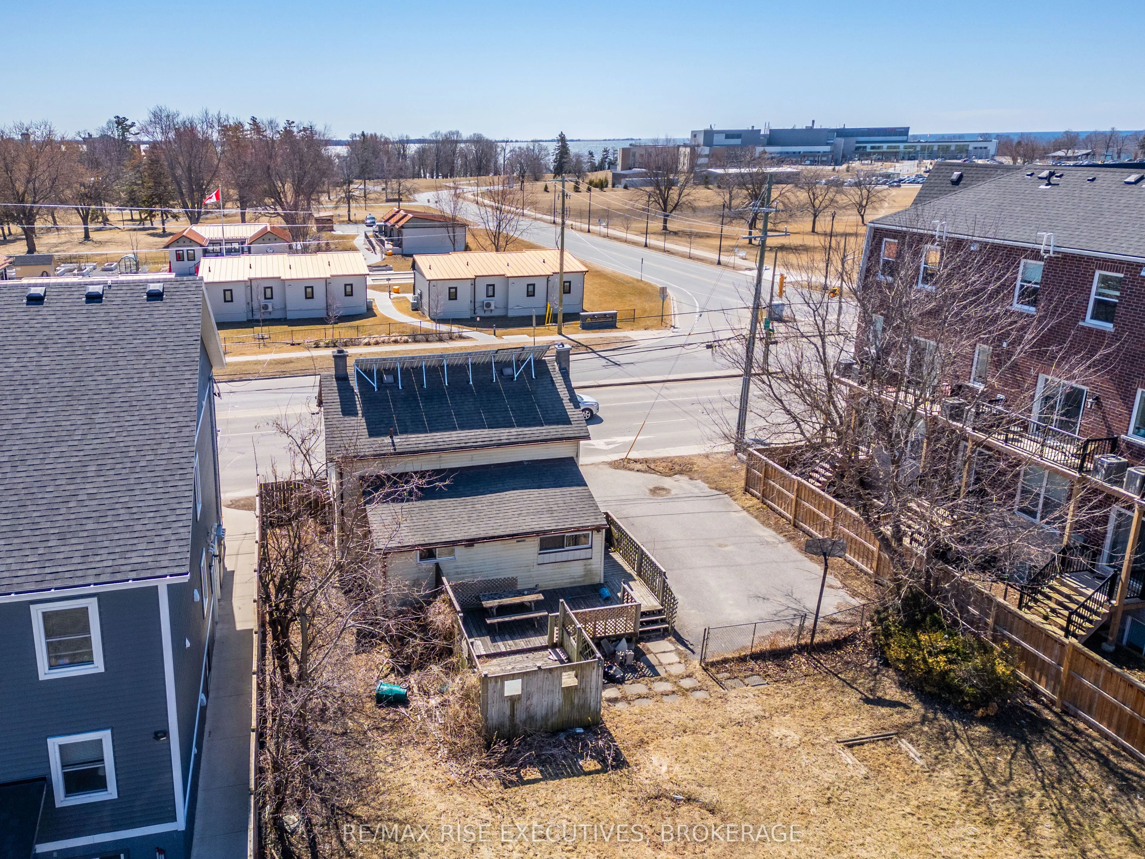 789 King Street W