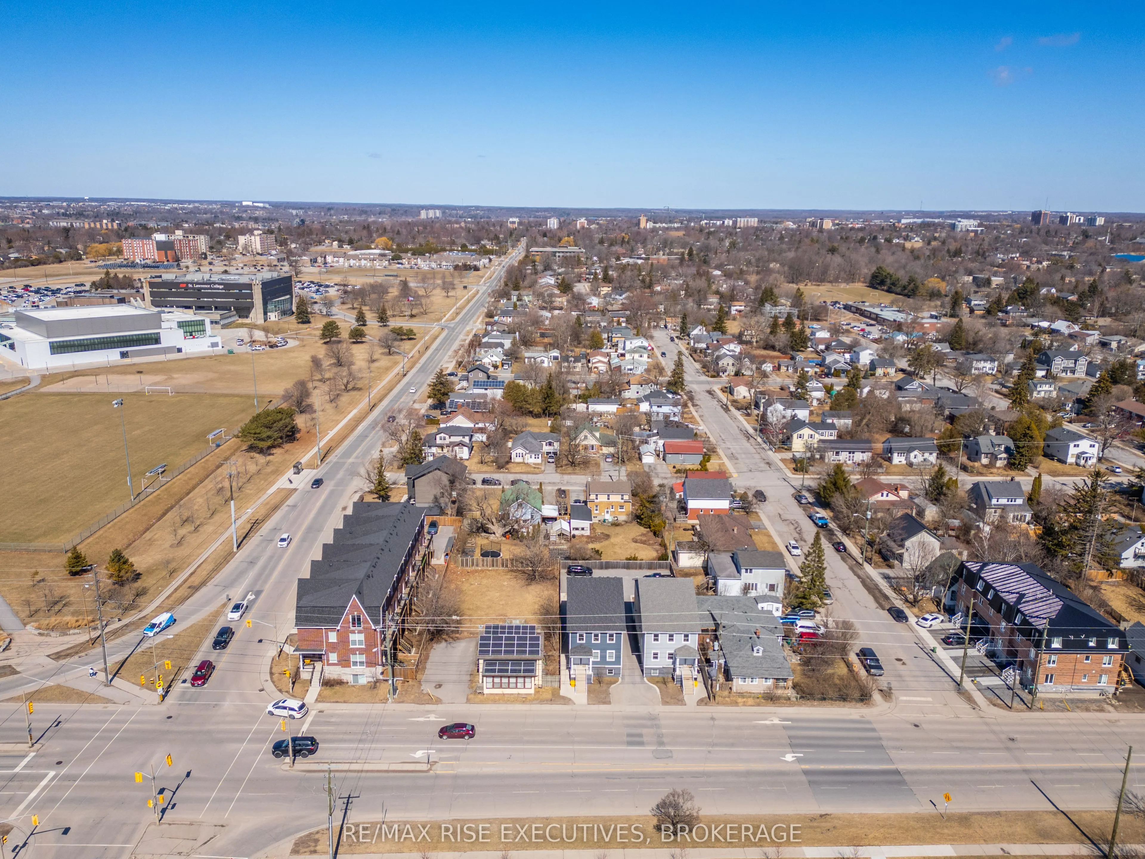 789 King Street W