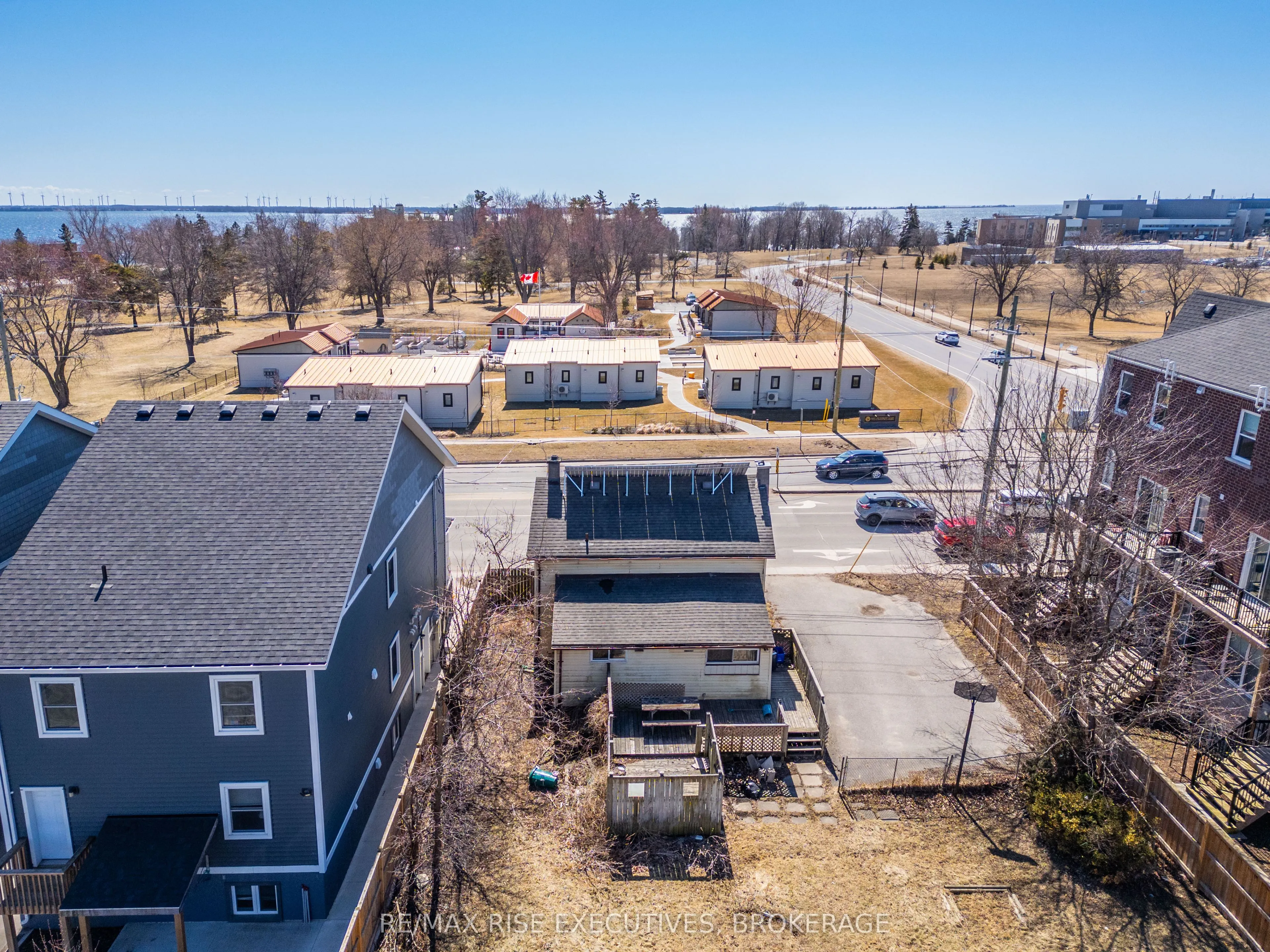 789 King Street W