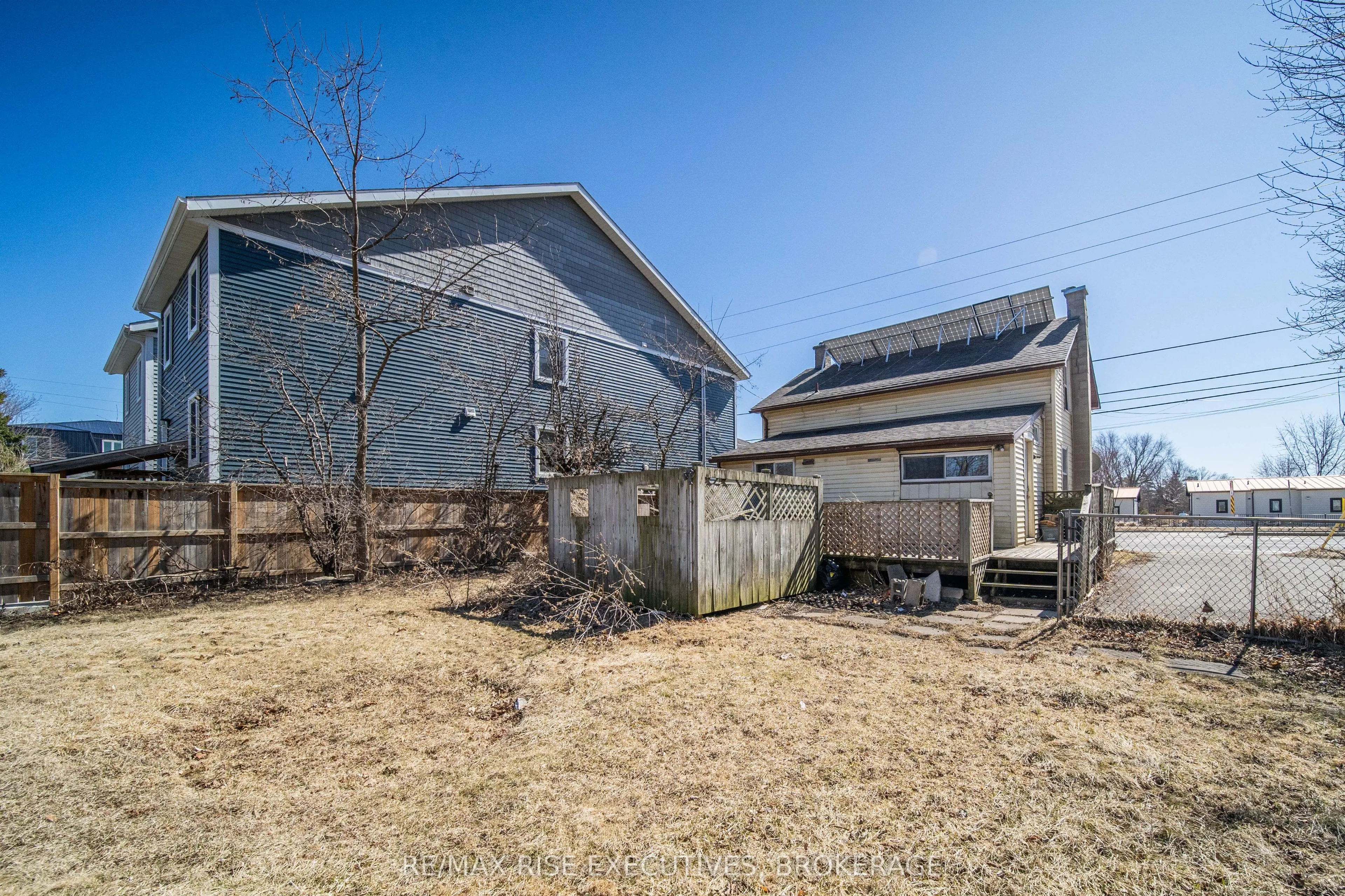 789 King Street W