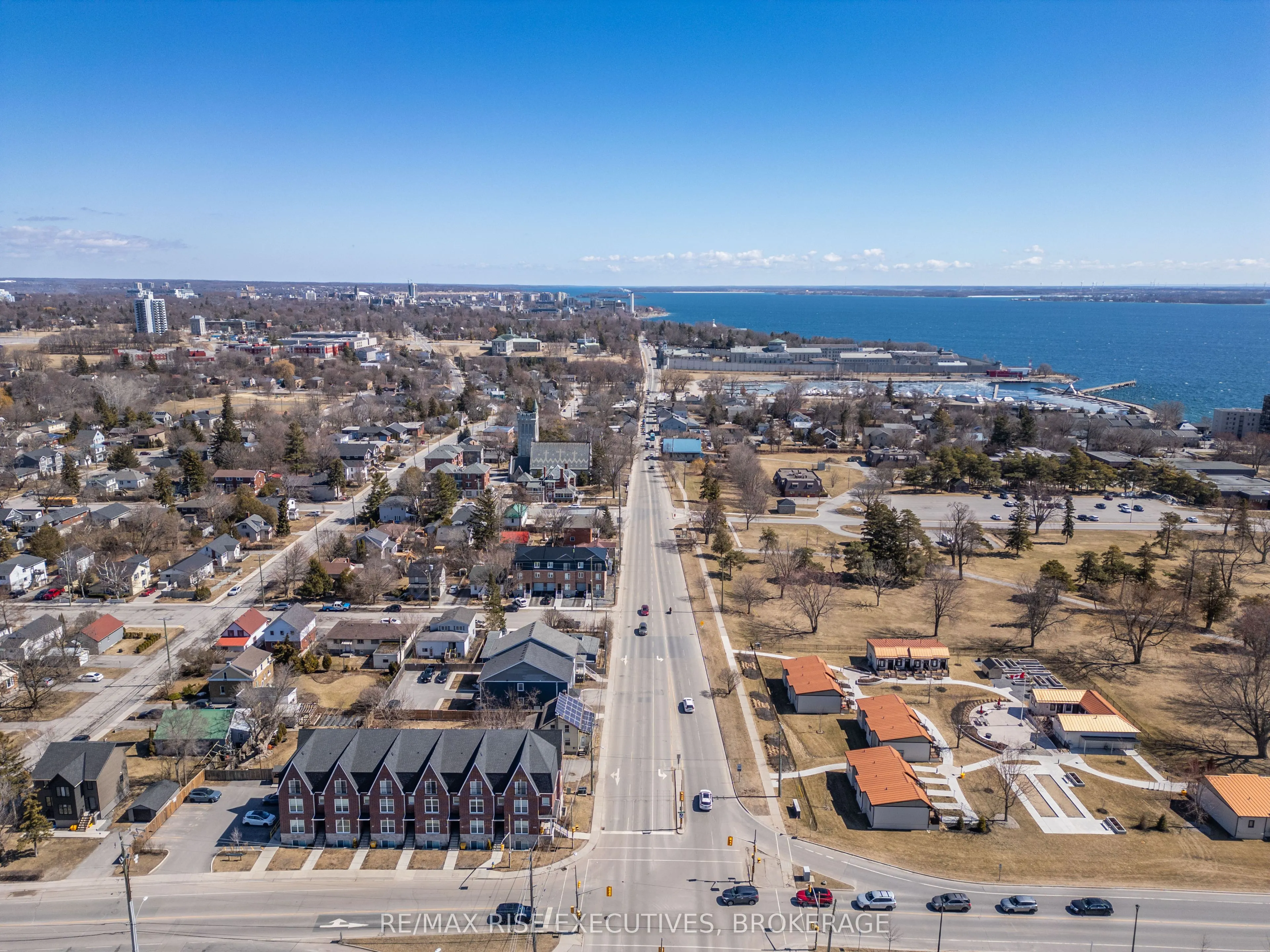 789 King Street W