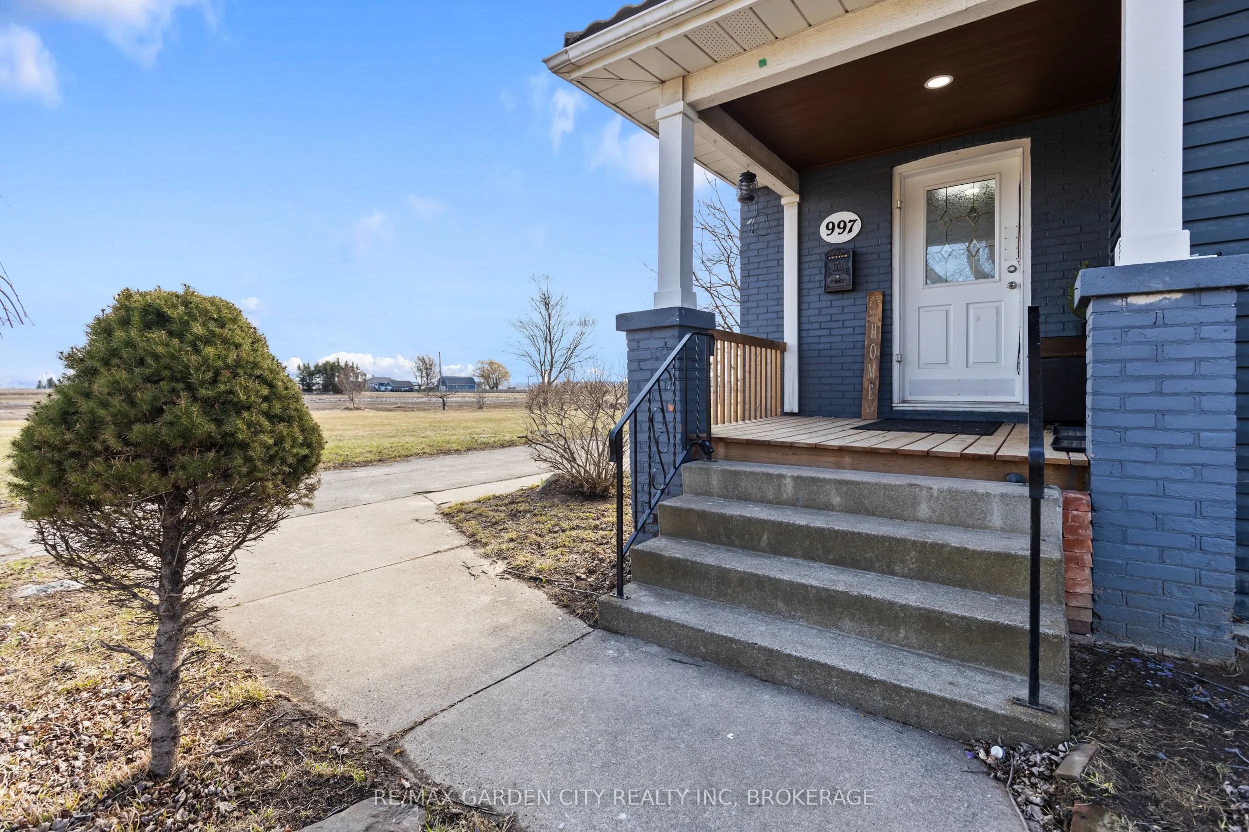 997 Niagara Stone Road