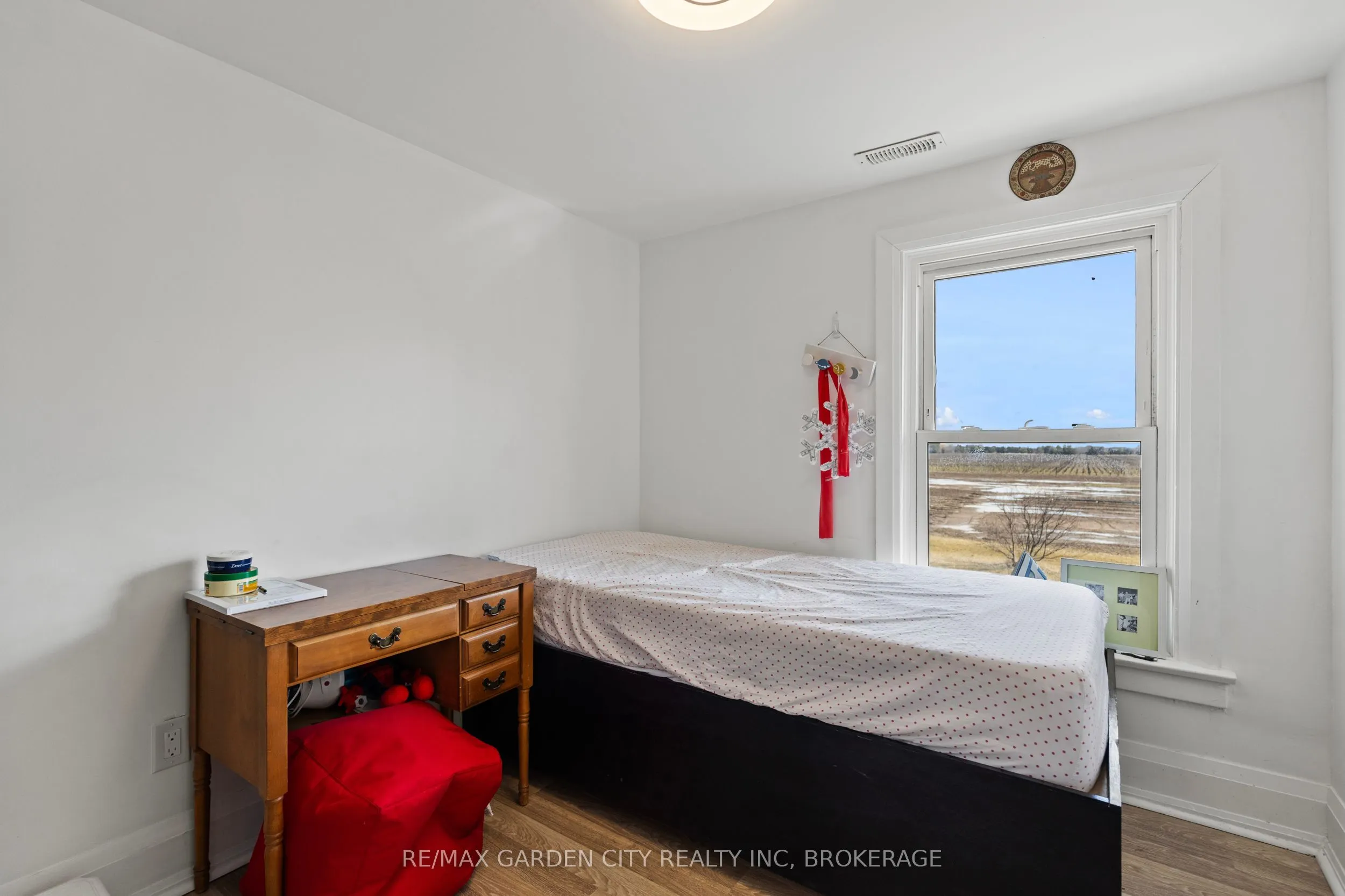 997 Niagara Stone Road
