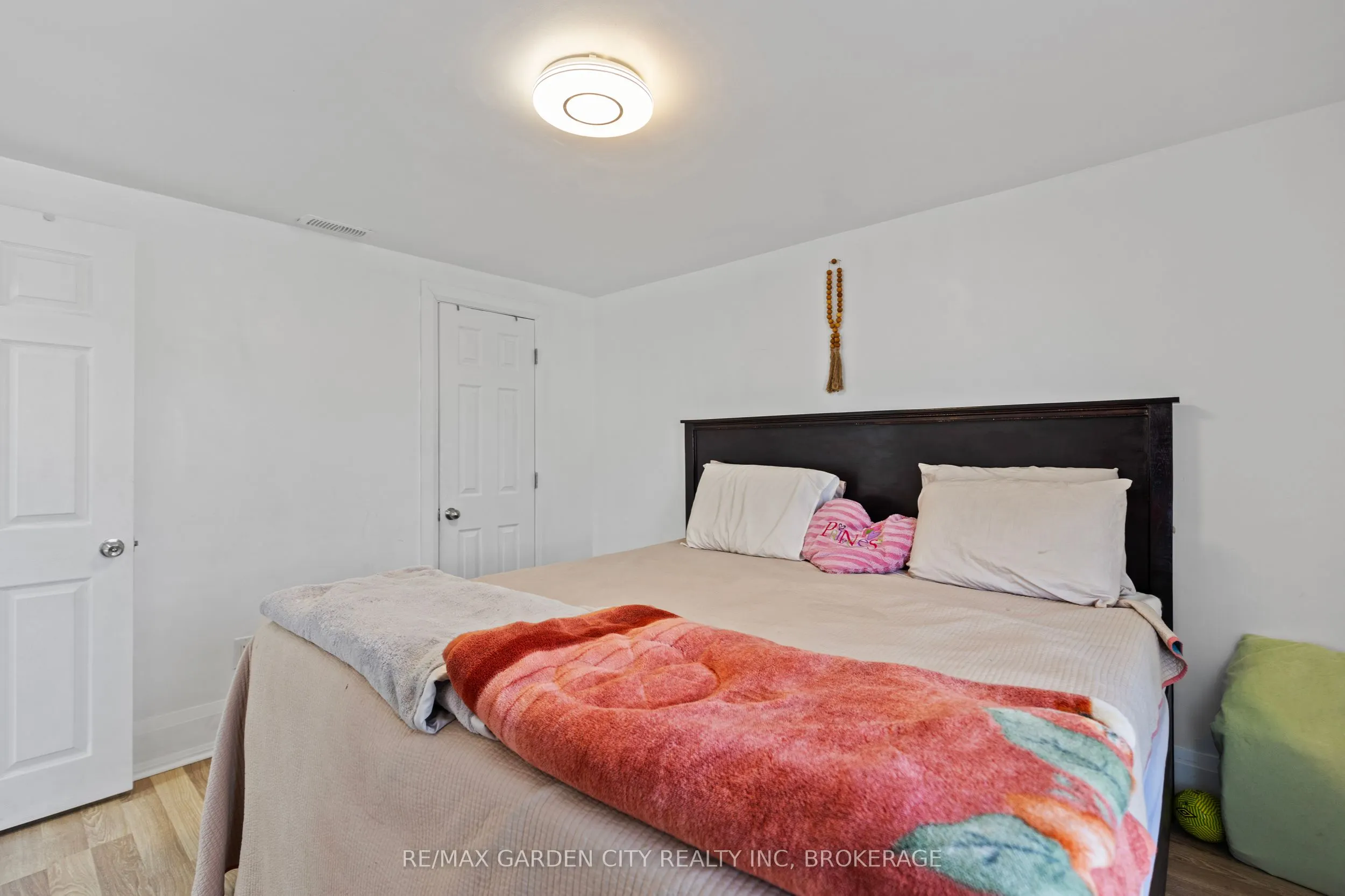 997 Niagara Stone Road