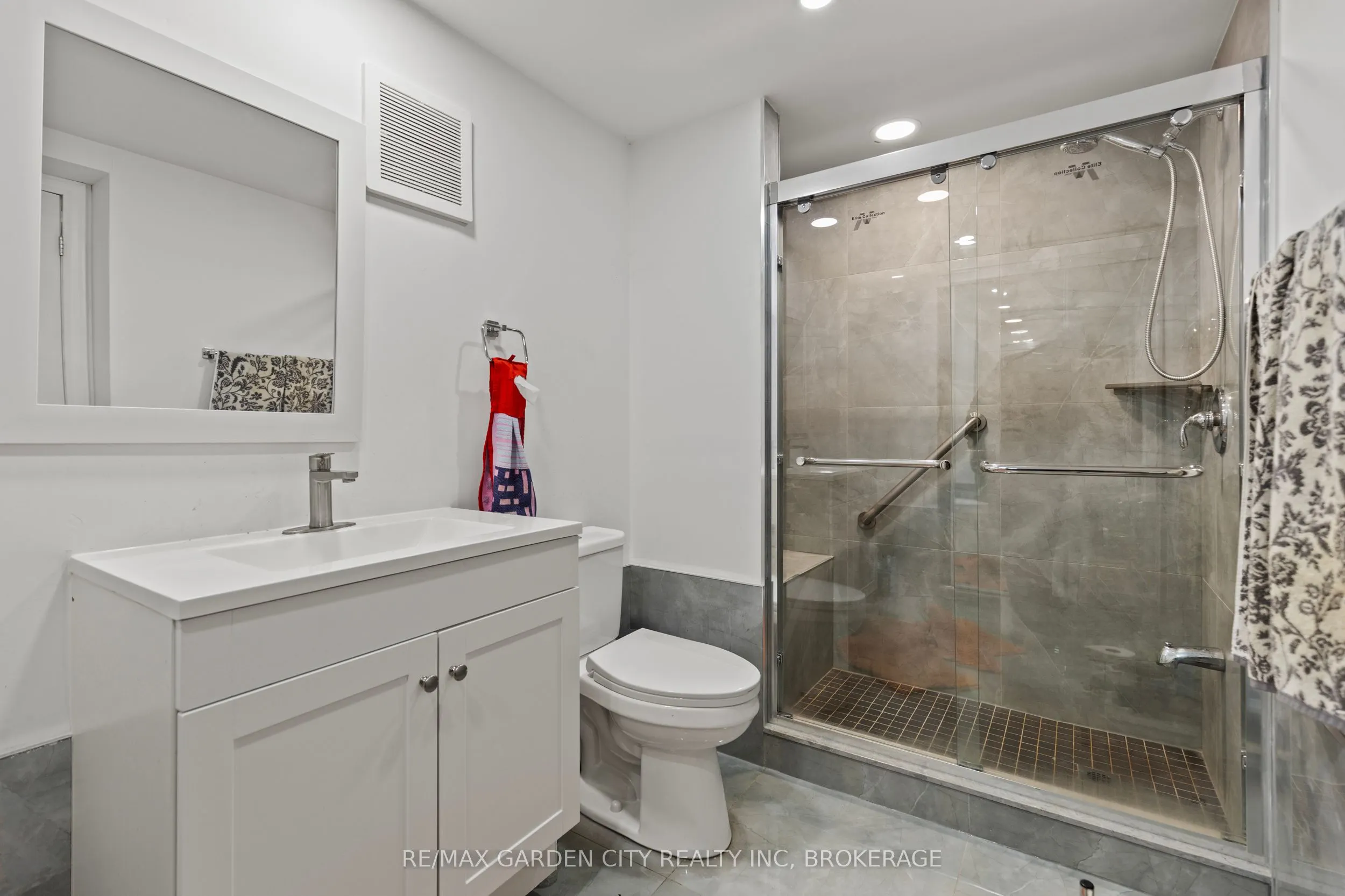997 Niagara Stone Road