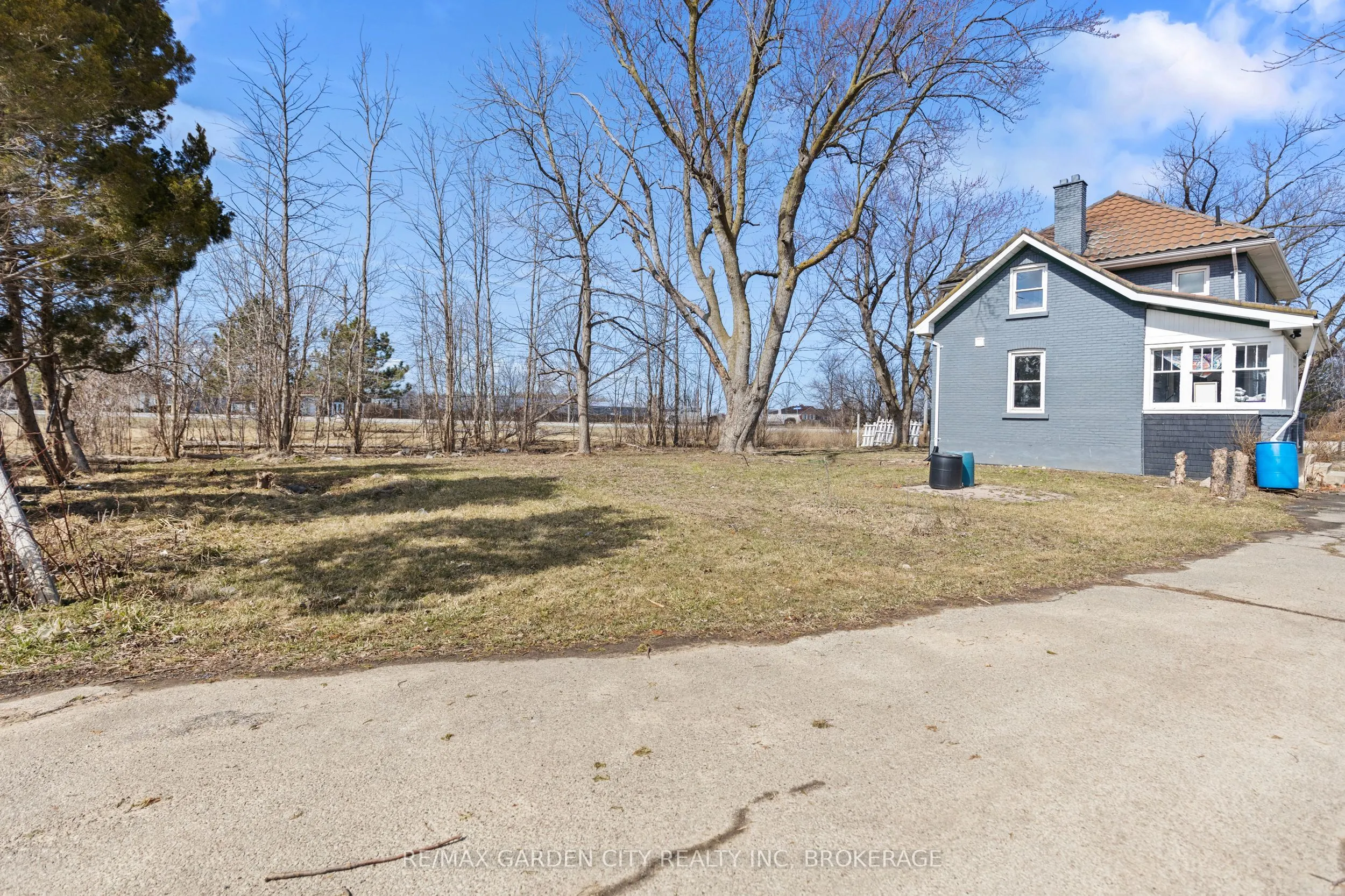 997 Niagara Stone Road