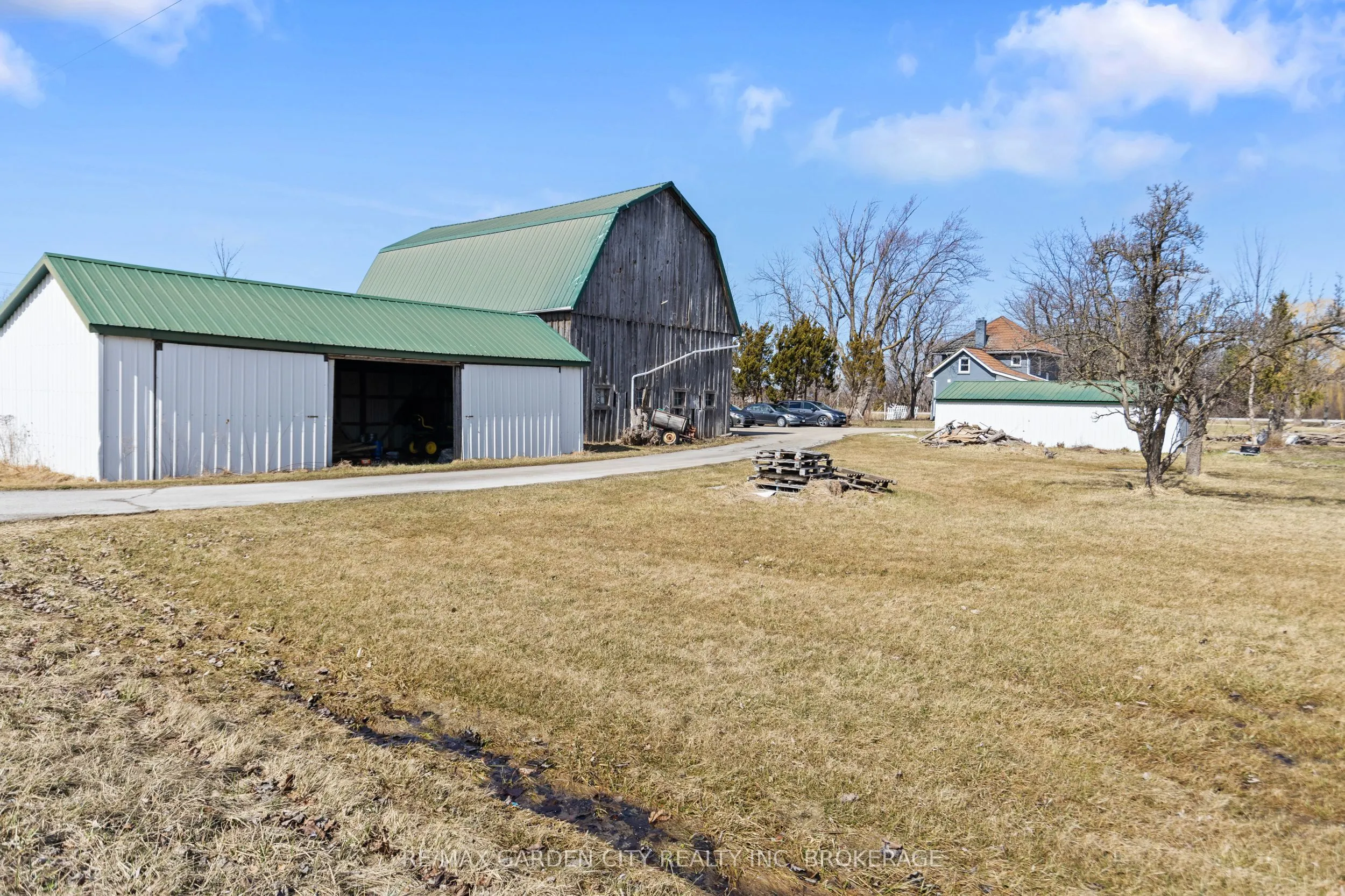 997 Niagara Stone Road