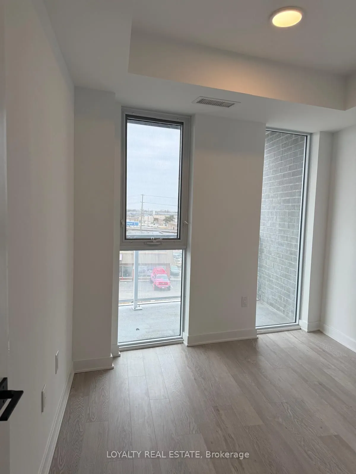2782 Barton Street E, #307