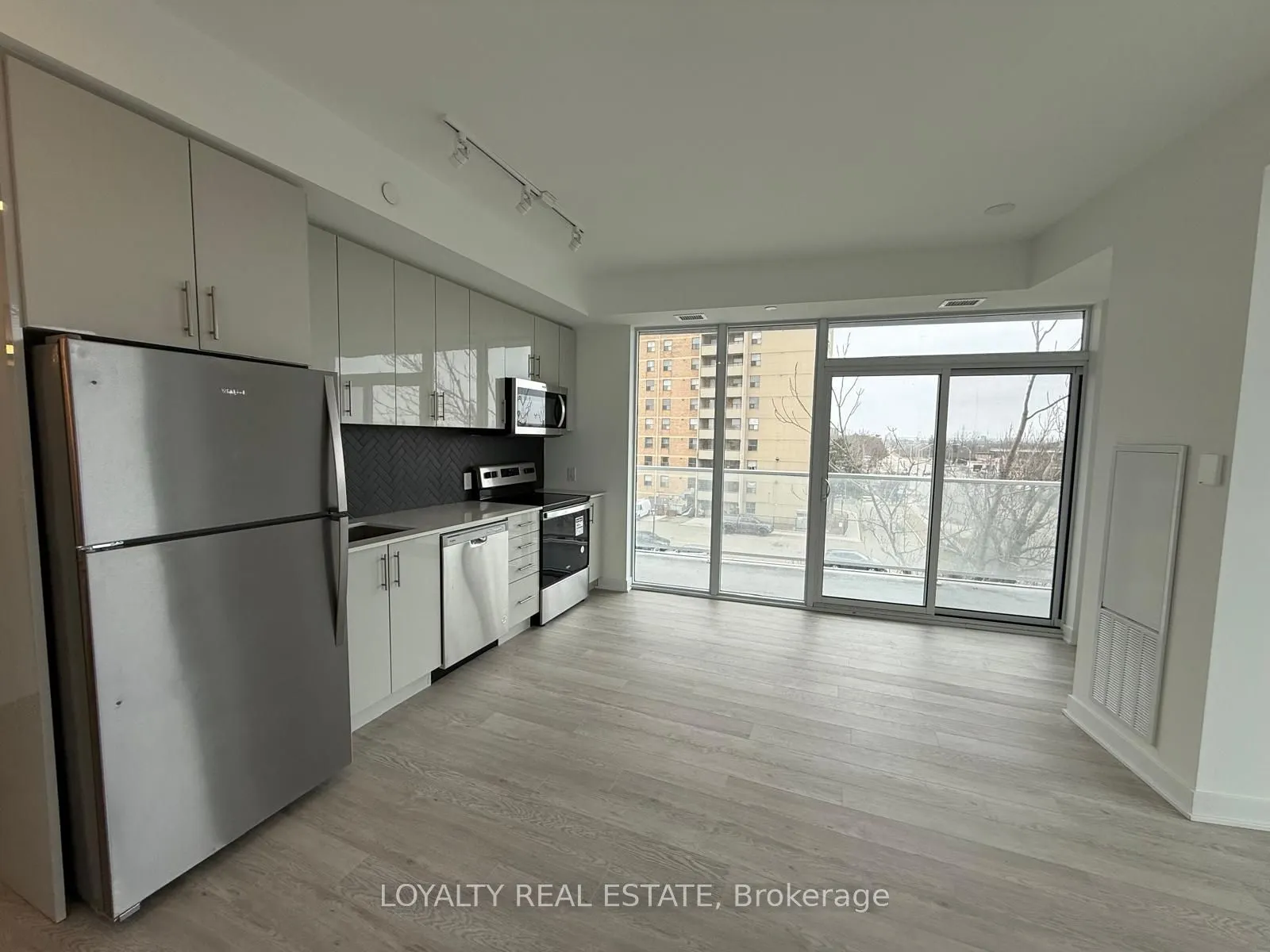 2782 Barton Street E, #307