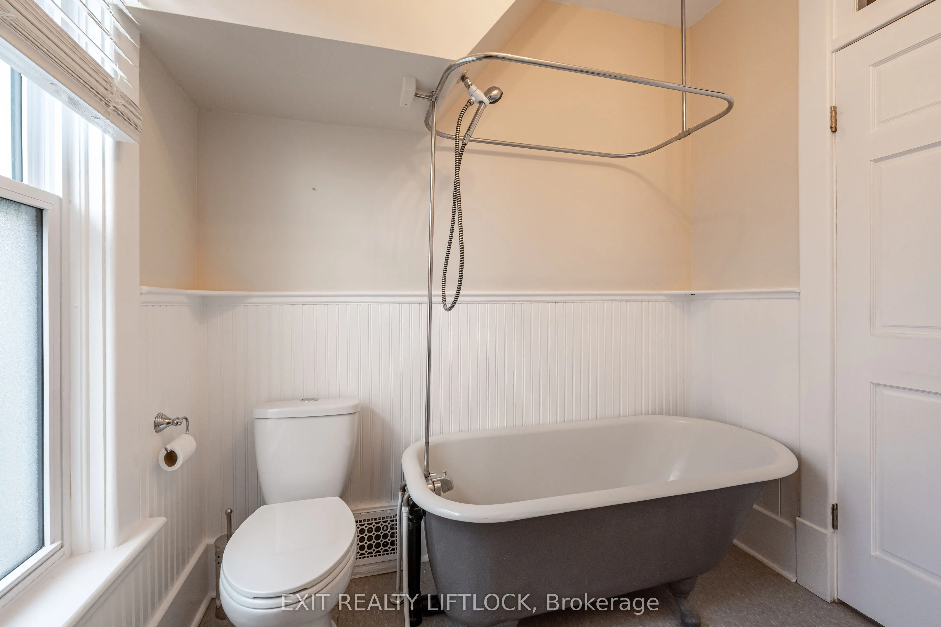 141 Hunter Street E