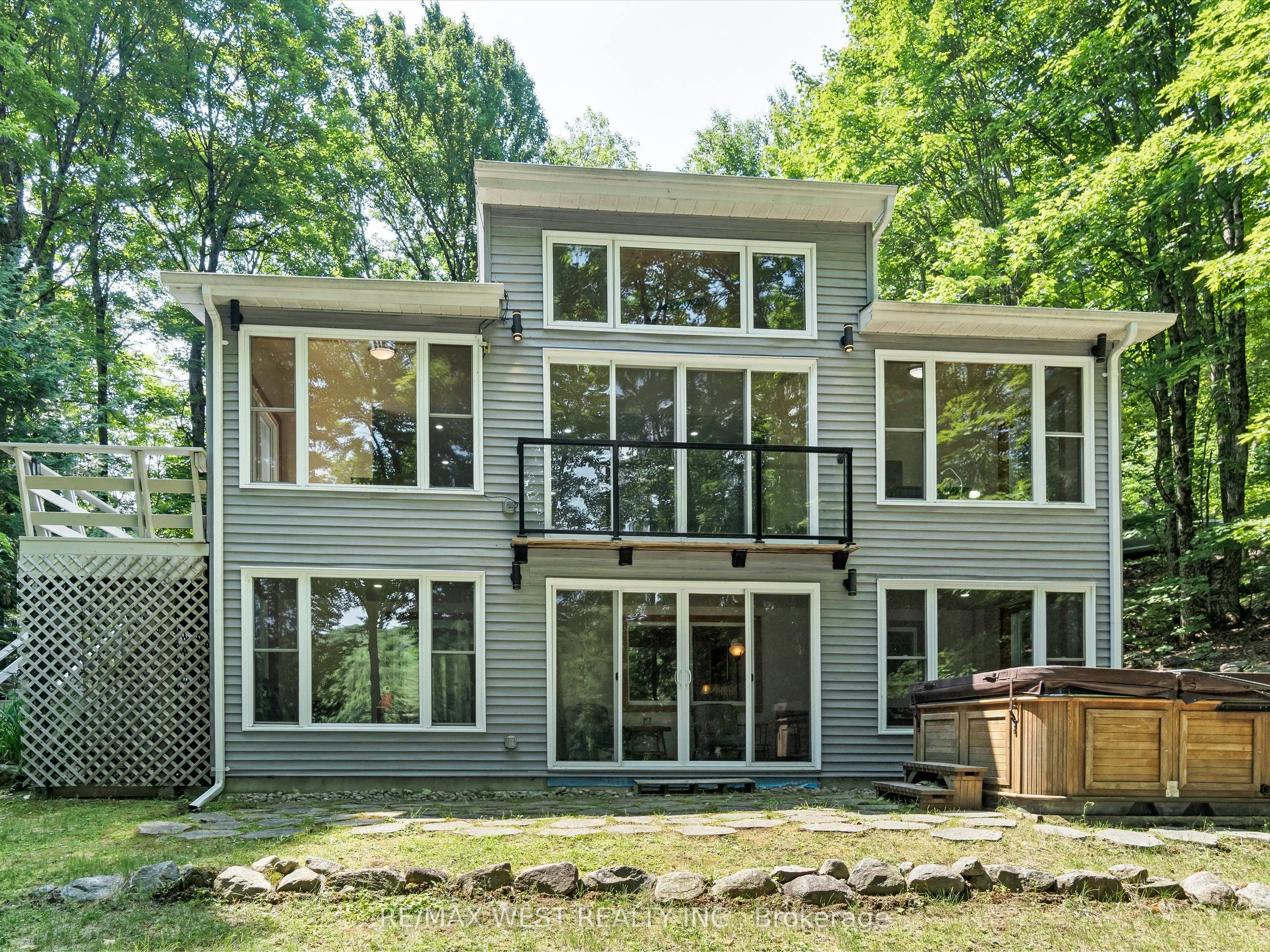 1091 MCARTHUR POINT Road