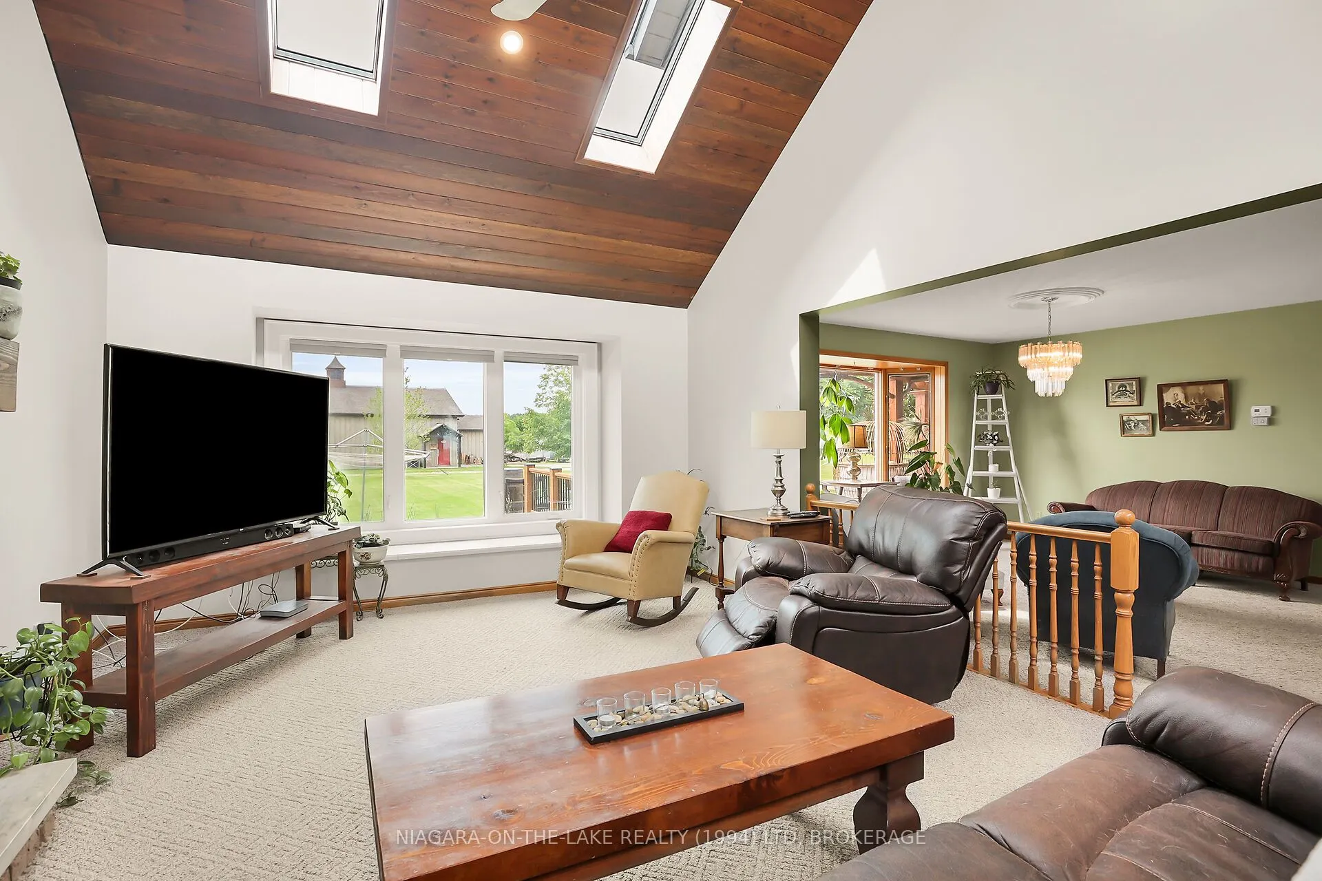 445 QUEENSTON Road