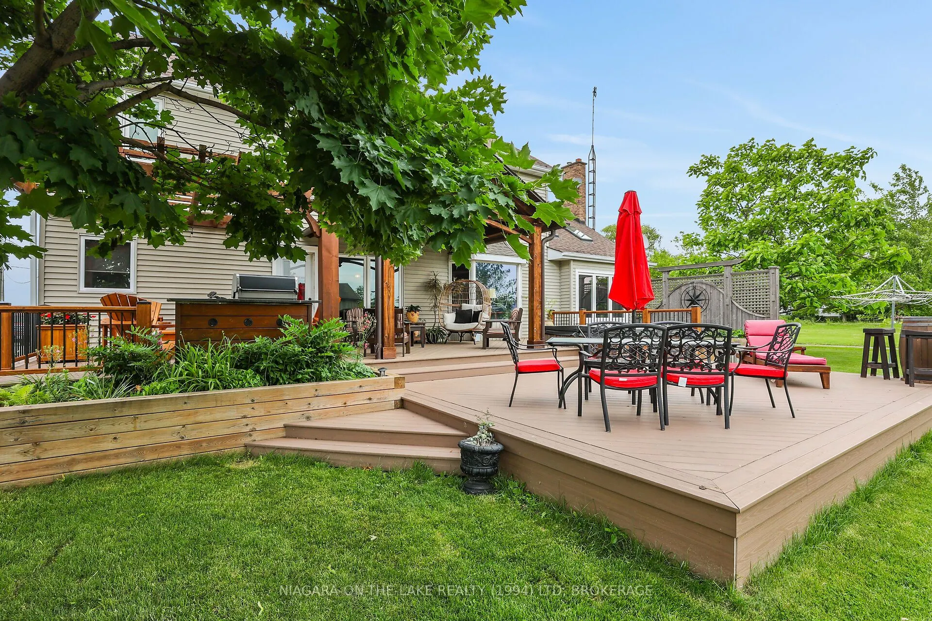 445 QUEENSTON Road
