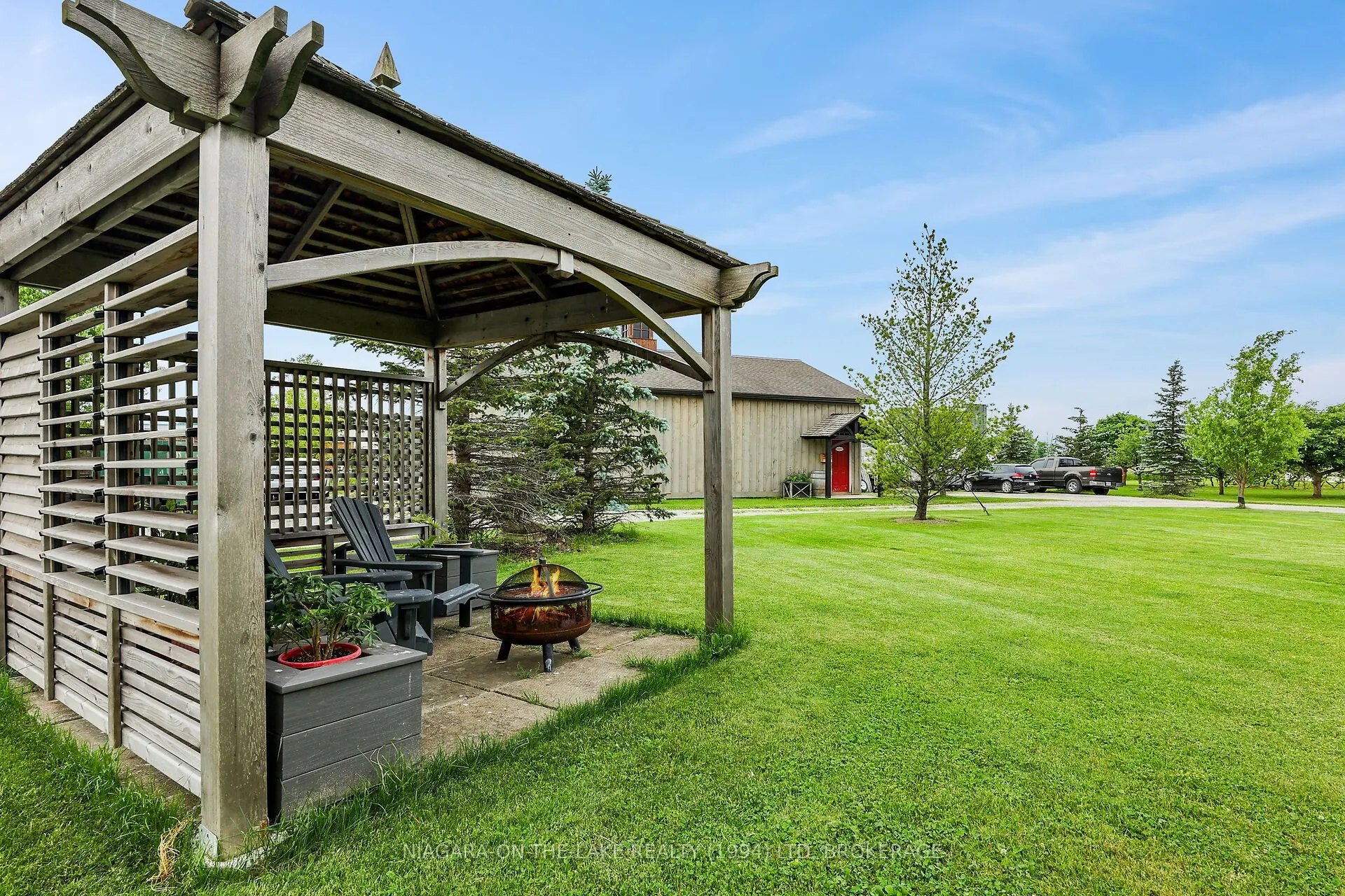 445 QUEENSTON Road
