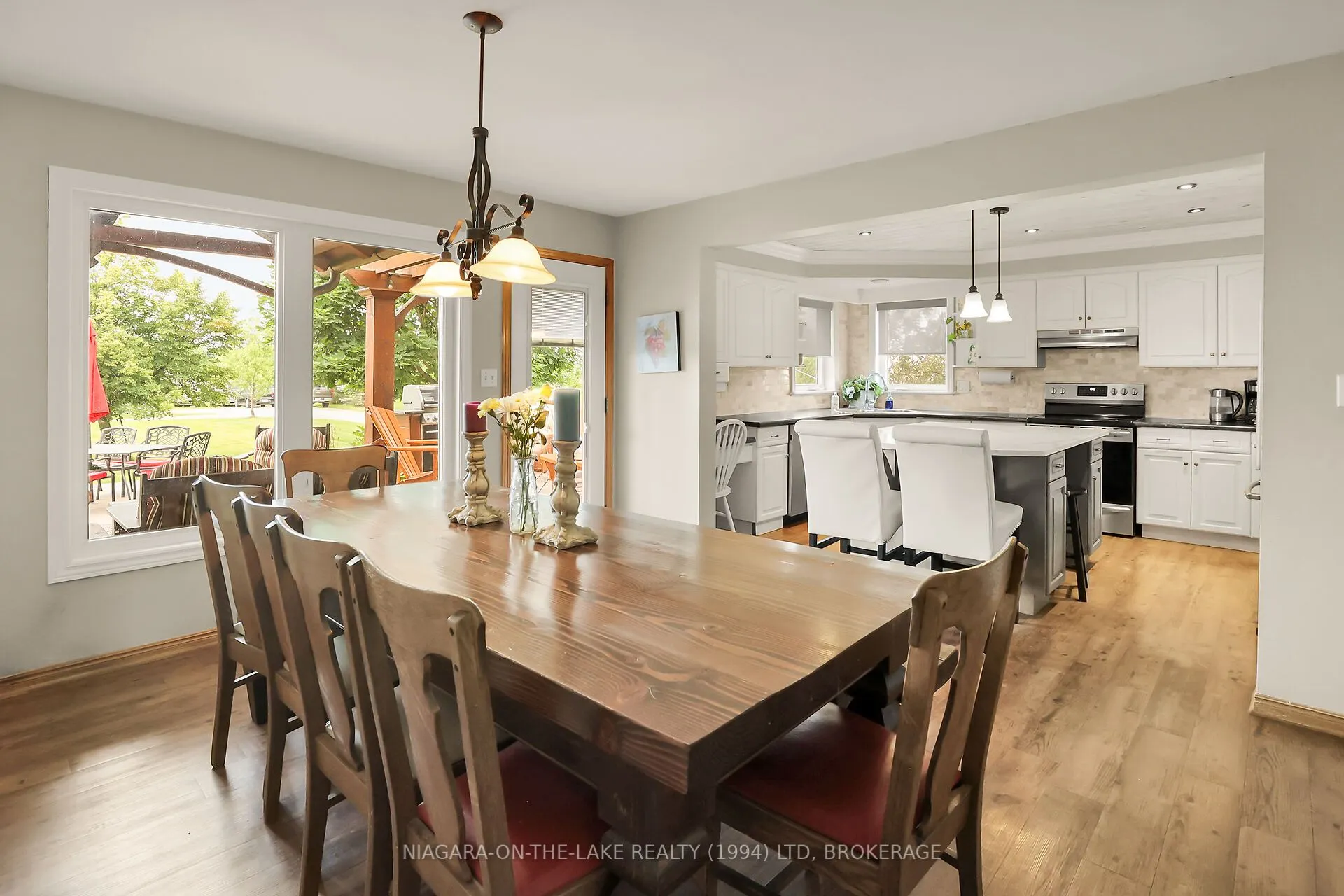 445 QUEENSTON Road