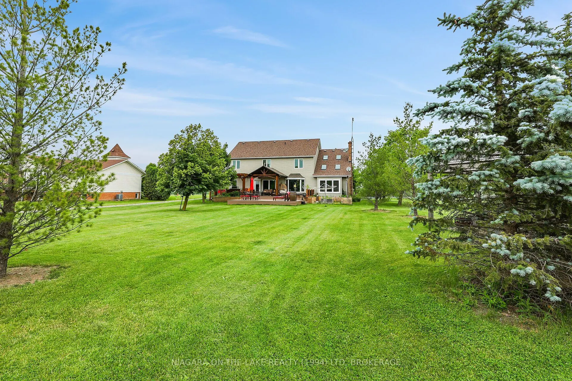 445 QUEENSTON Road