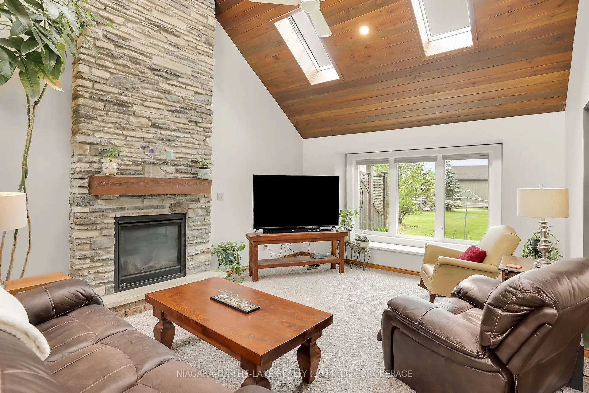445 QUEENSTON Road
