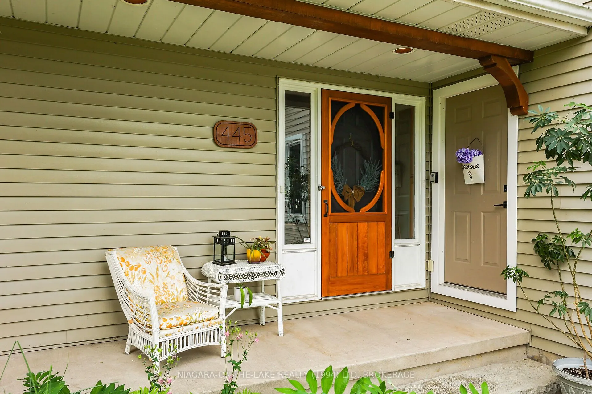 445 QUEENSTON Road