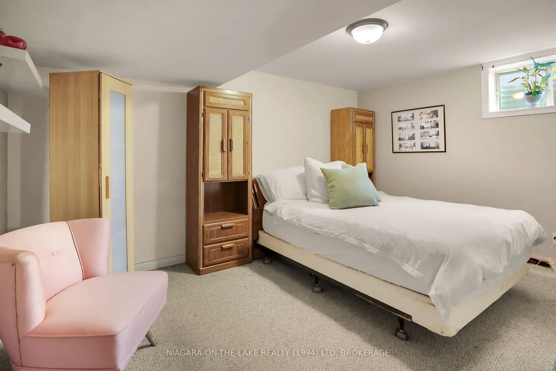 445 QUEENSTON Road