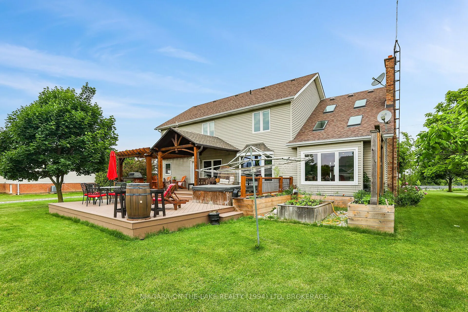 445 QUEENSTON Road