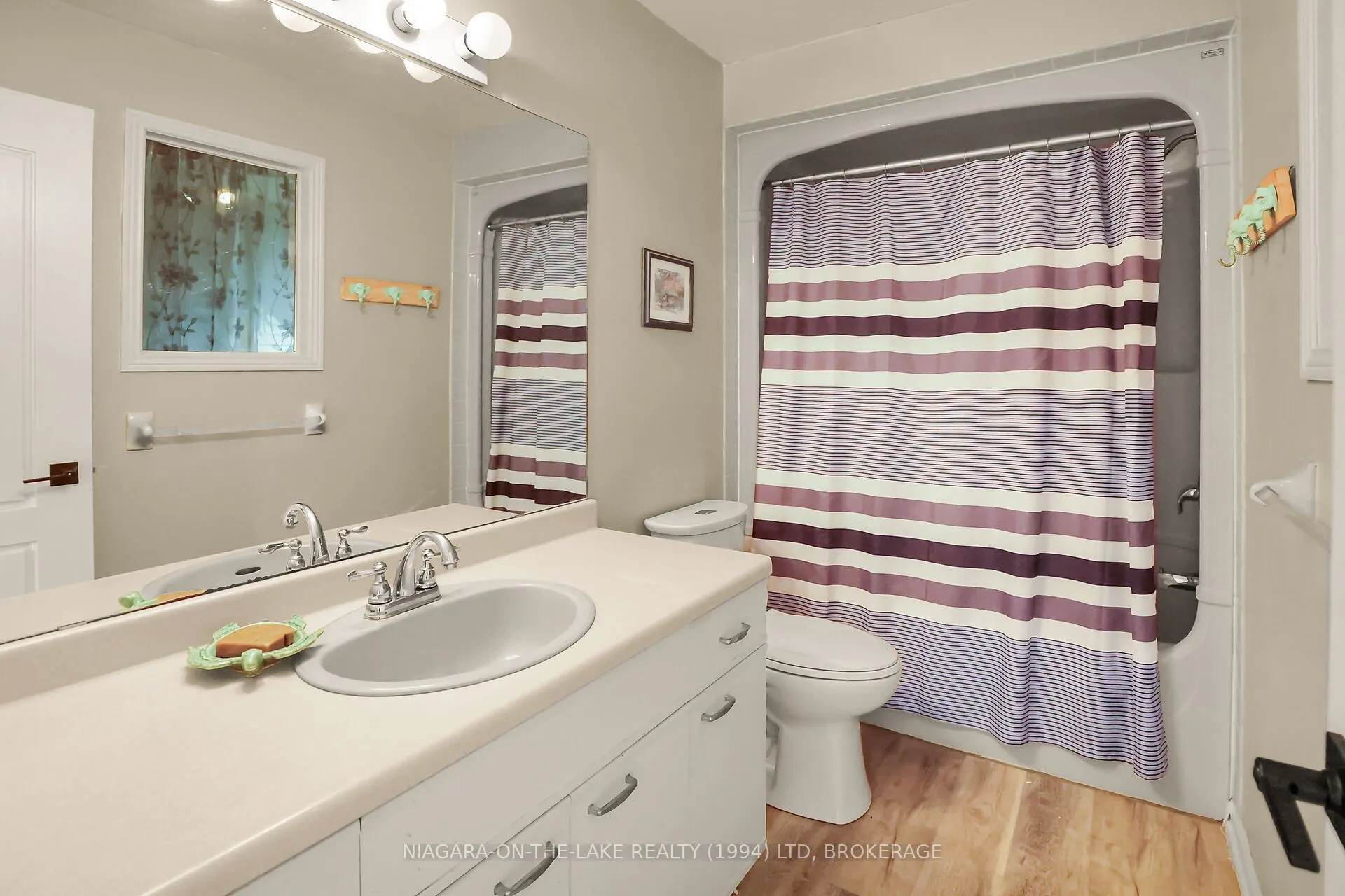 445 QUEENSTON Road