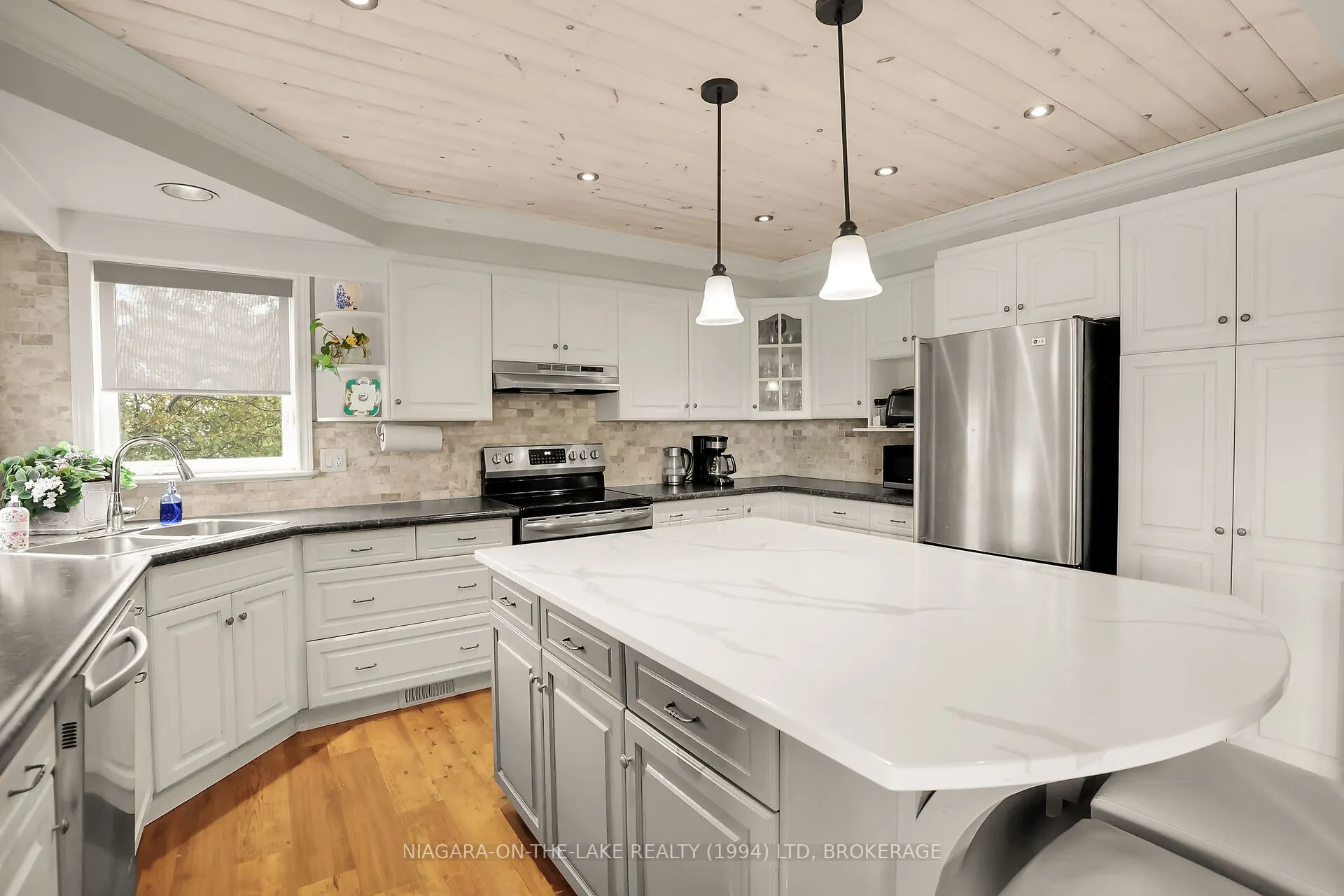 445 QUEENSTON Road