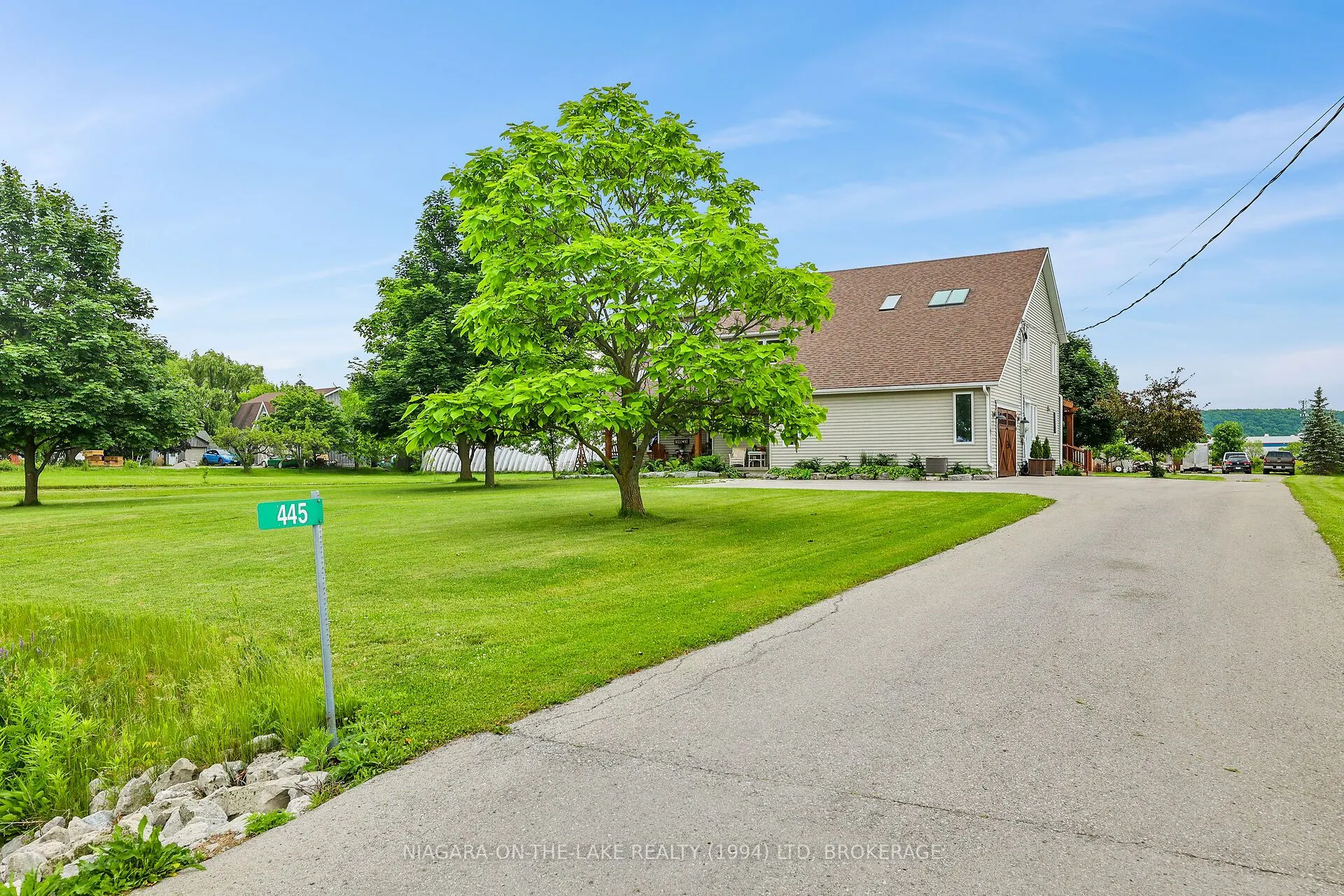 445 QUEENSTON Road