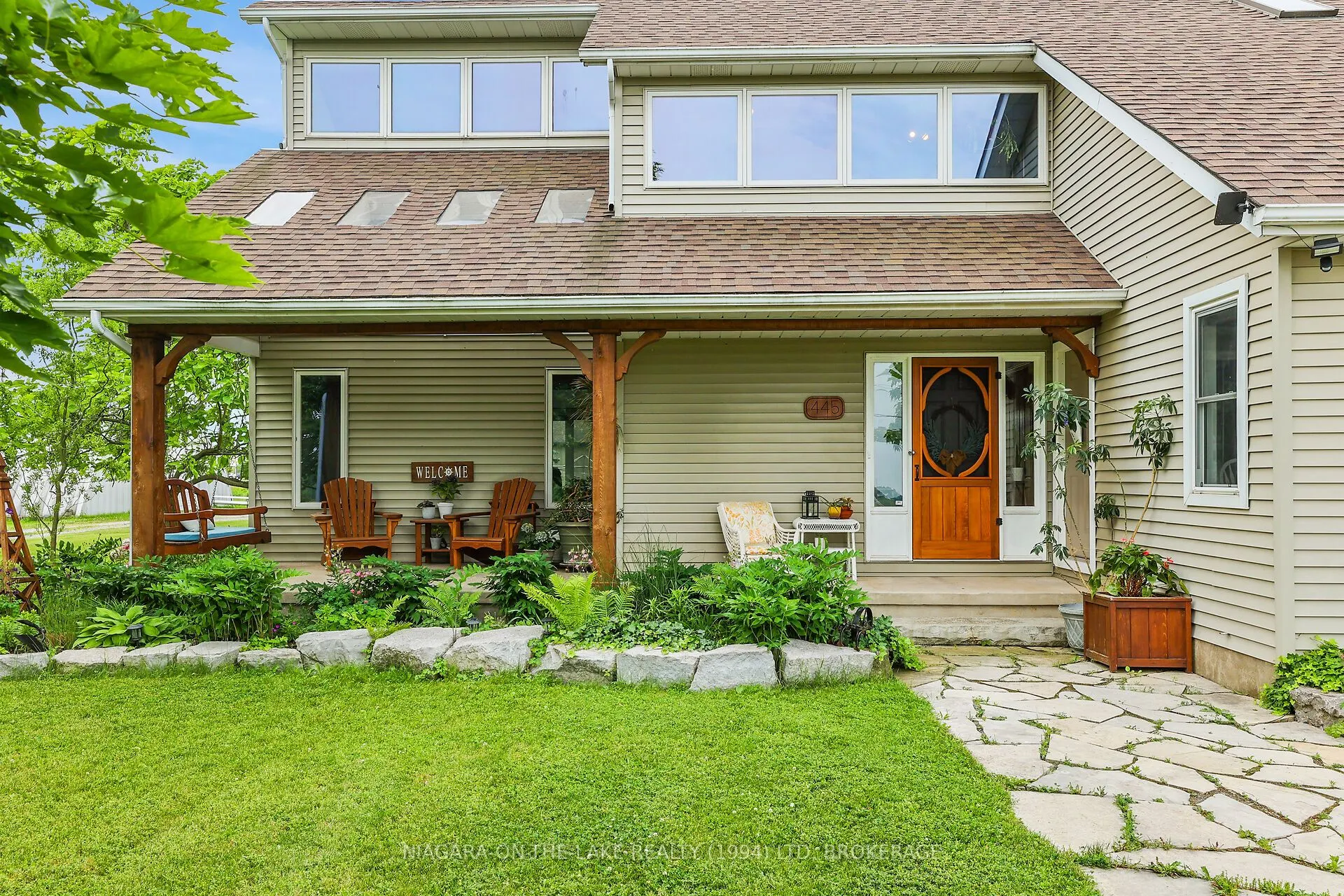 445 QUEENSTON Road