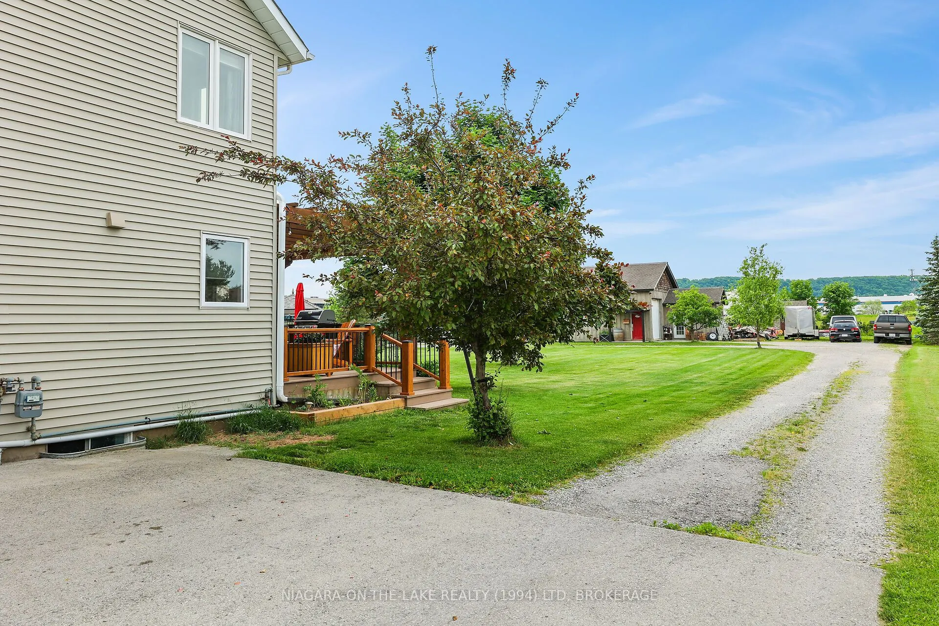 445 QUEENSTON Road