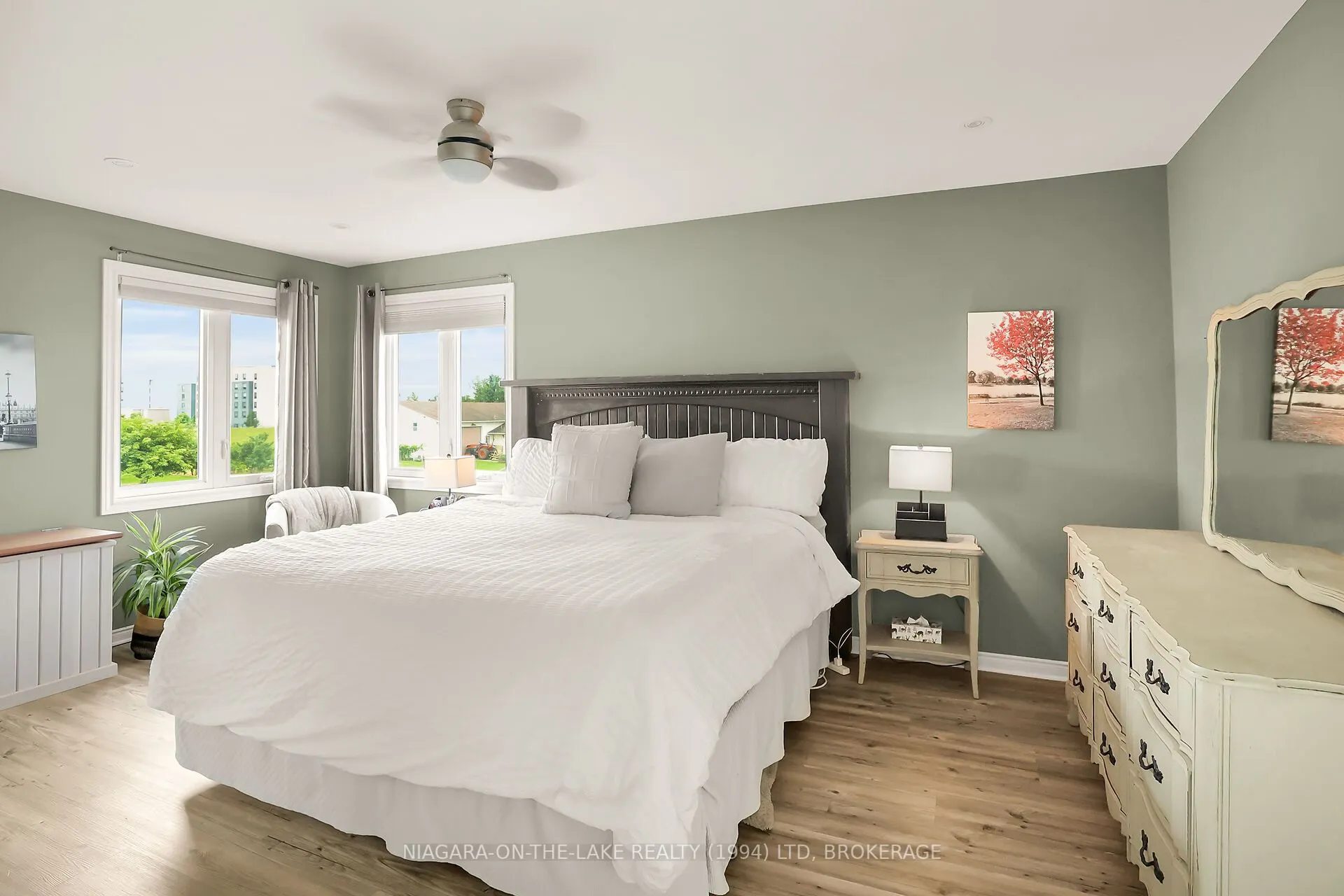 445 QUEENSTON Road
