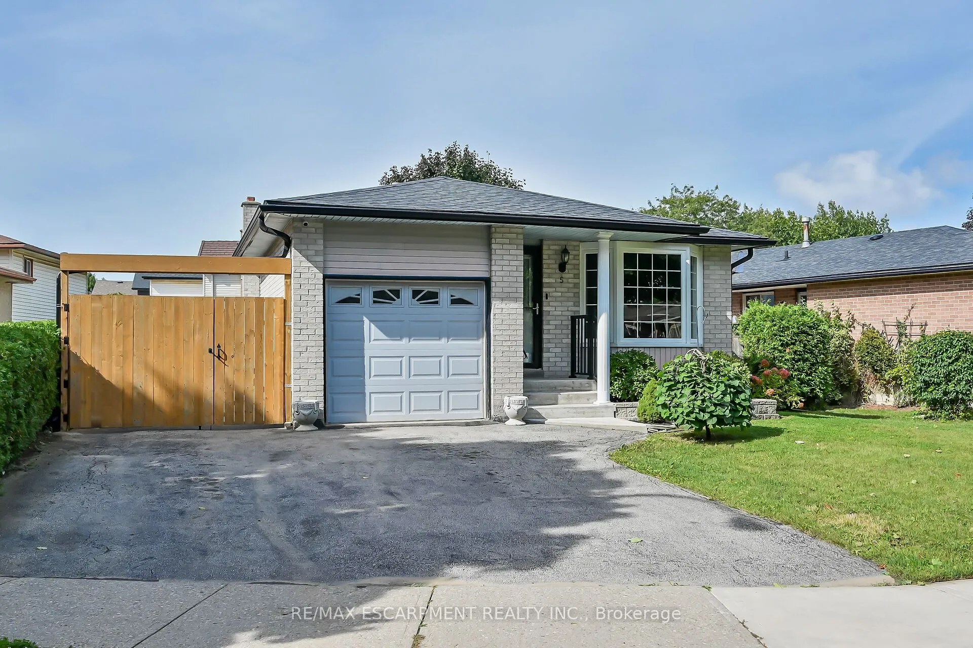5 Ridell Crescent