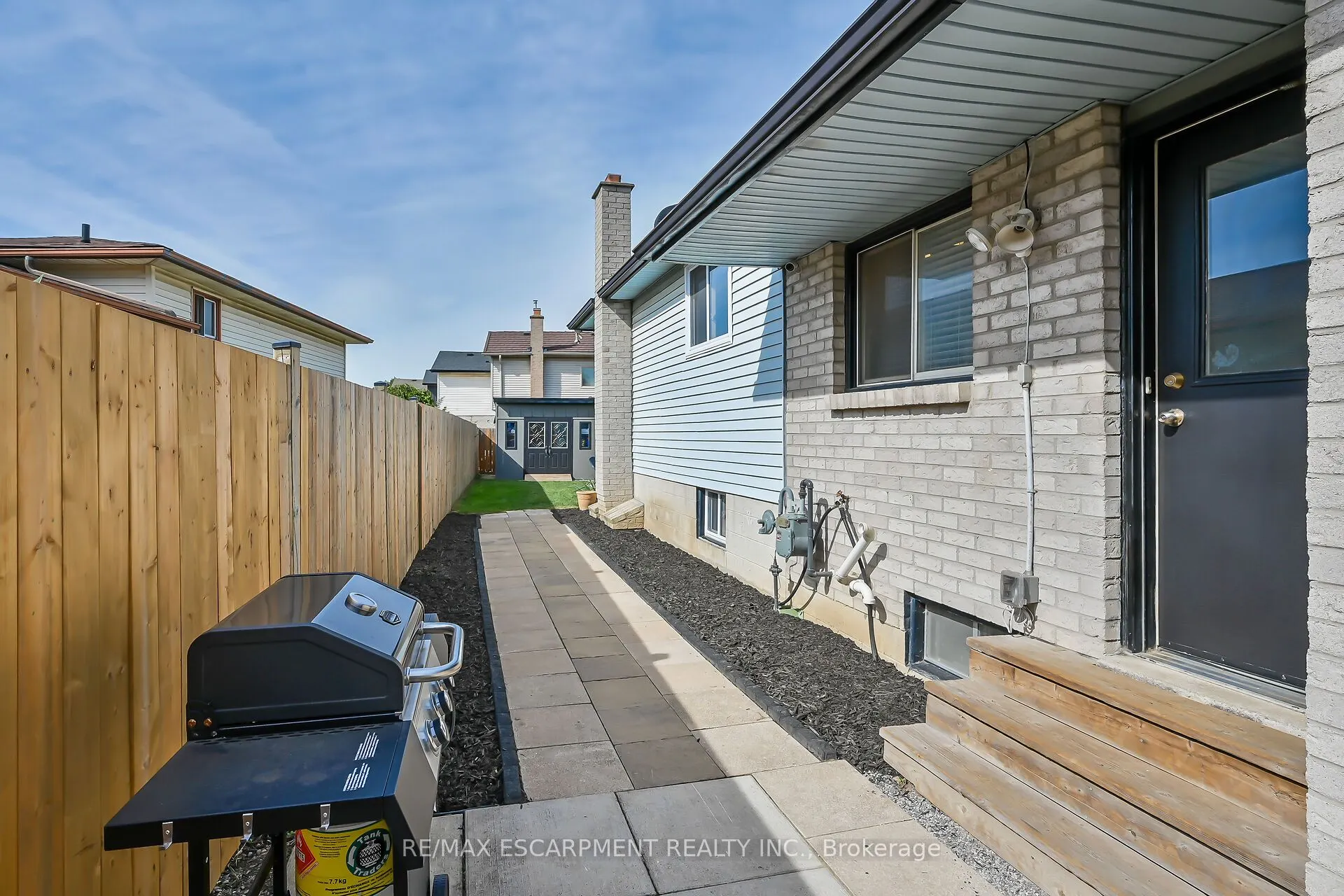 5 Ridell Crescent