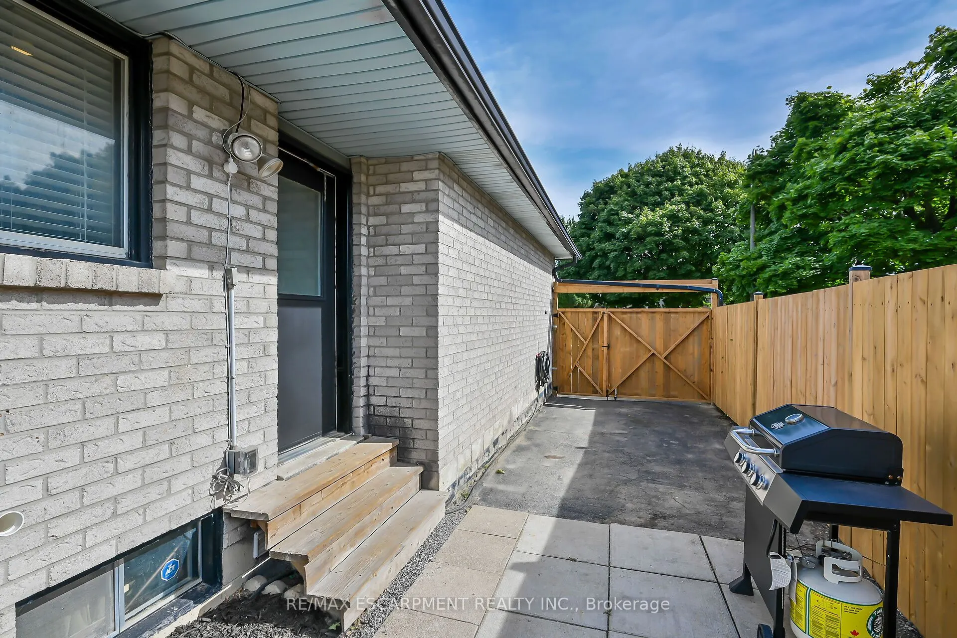 5 Ridell Crescent