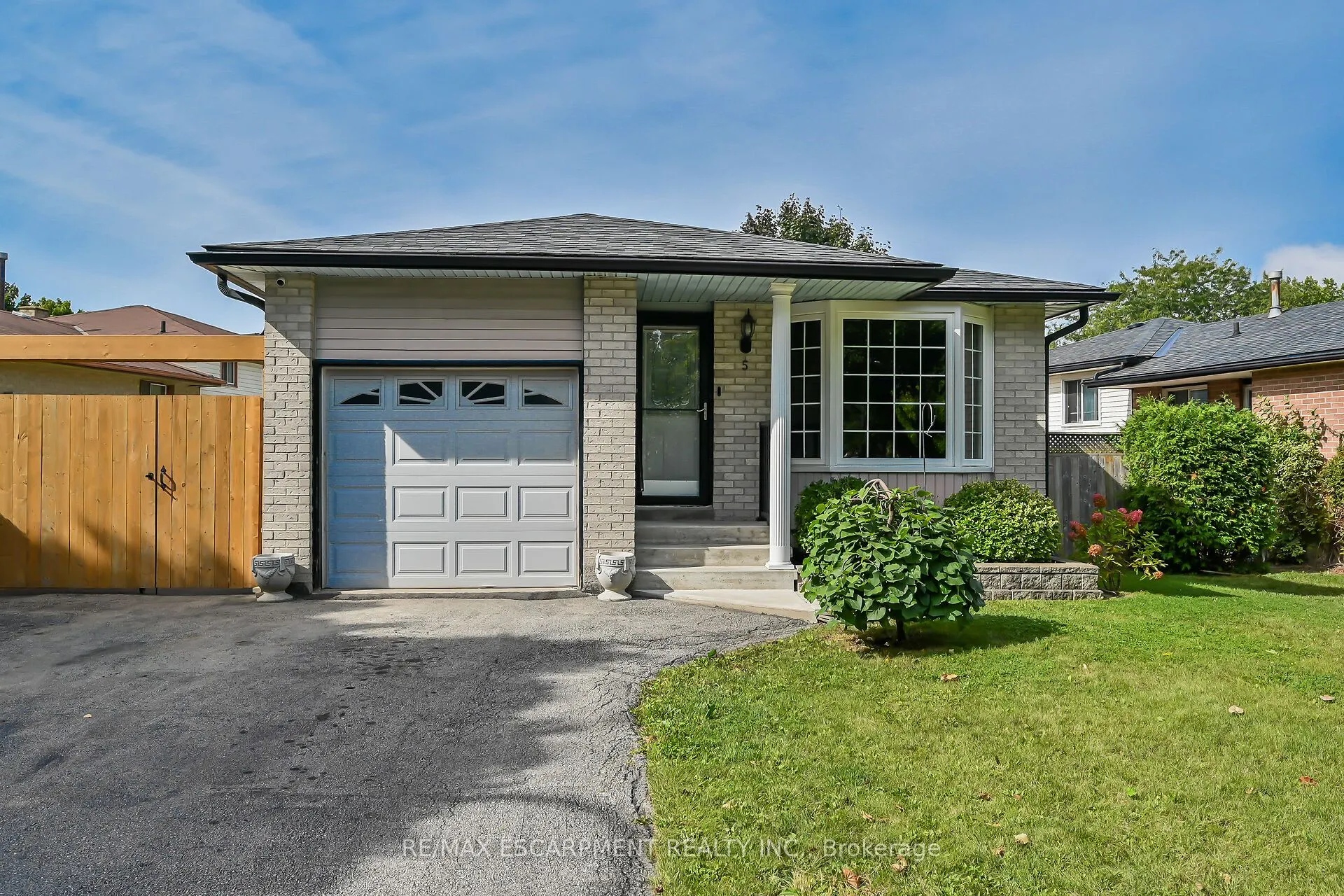 5 Ridell Crescent