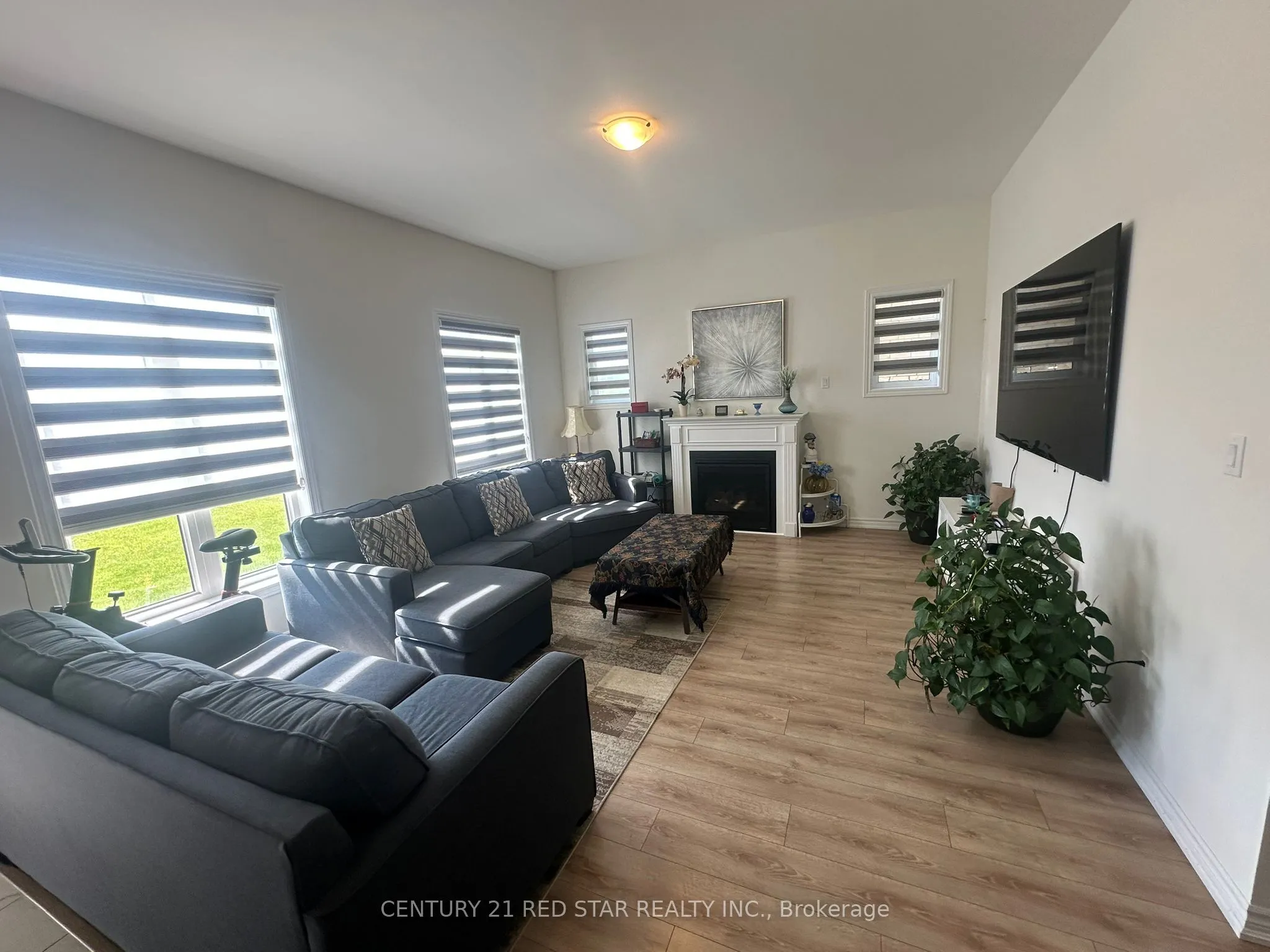 781 Gilmour Crescent