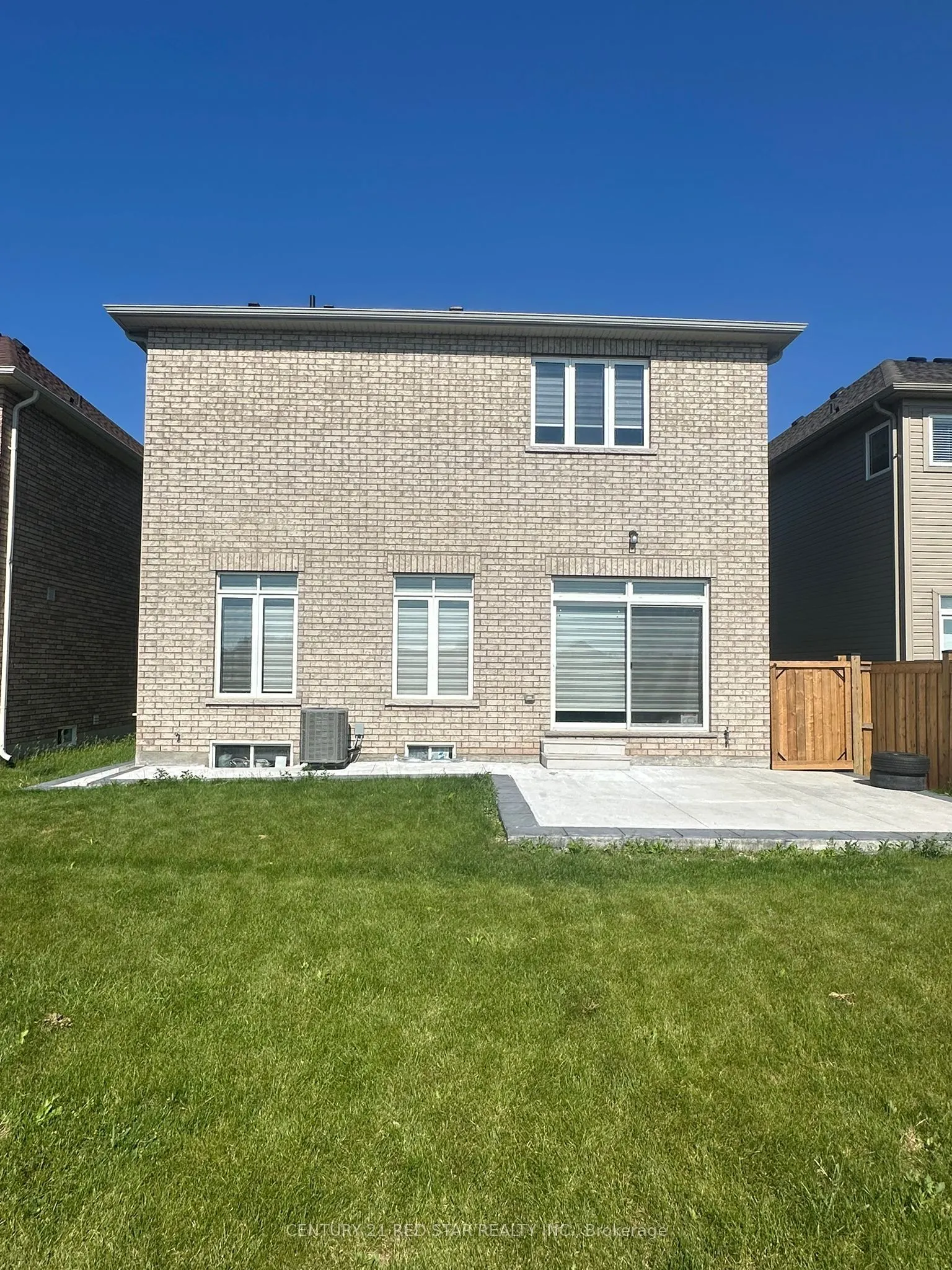 781 Gilmour Crescent