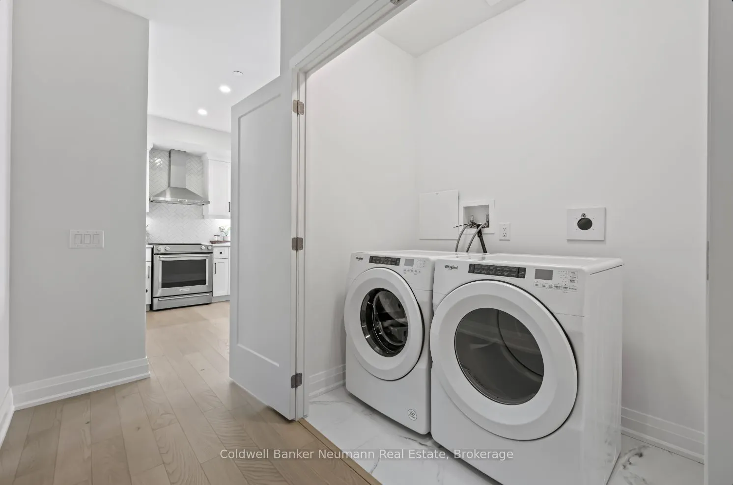 71 Wyndham Street S, #313