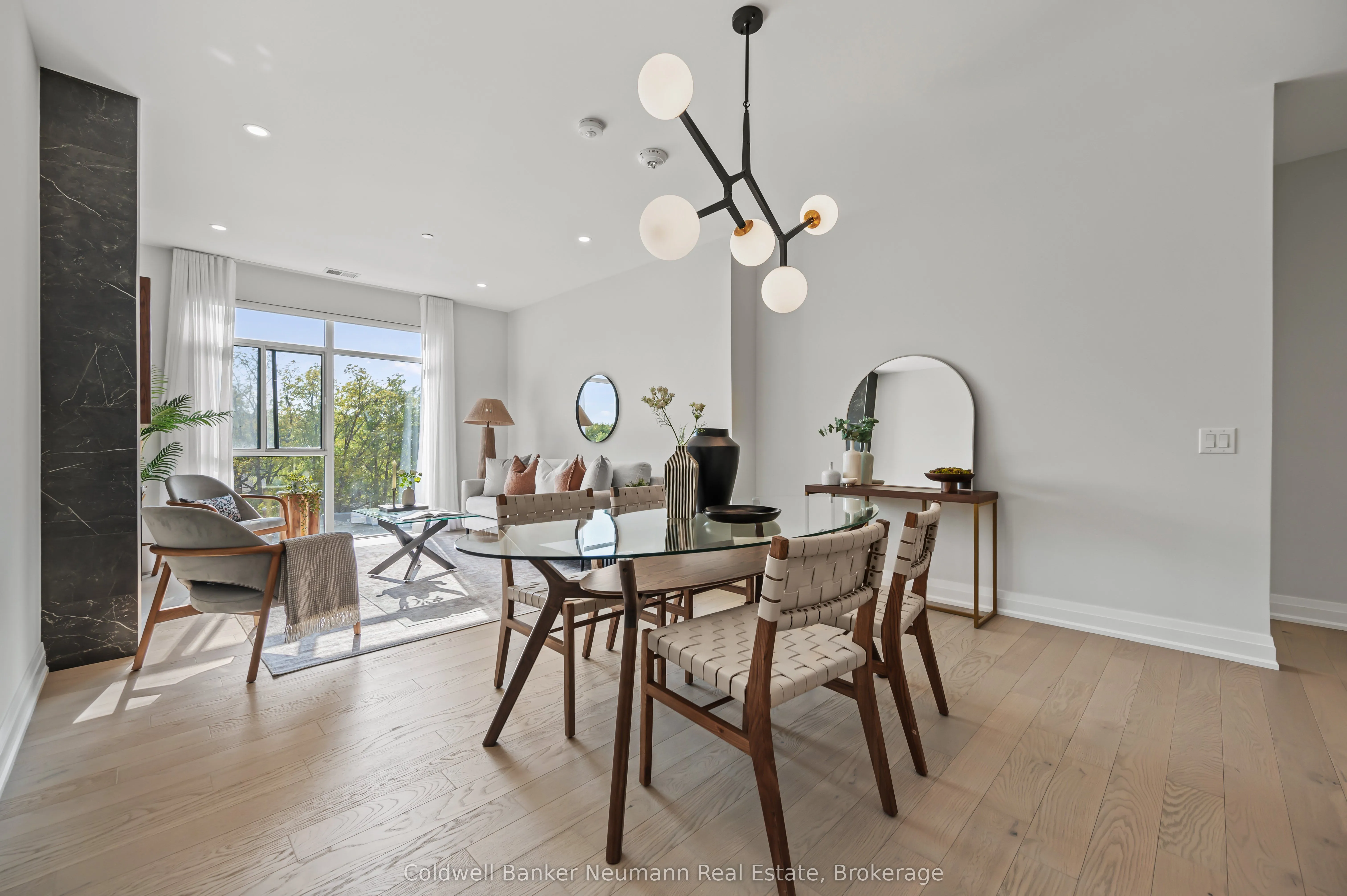 71 Wyndham Street S, #313